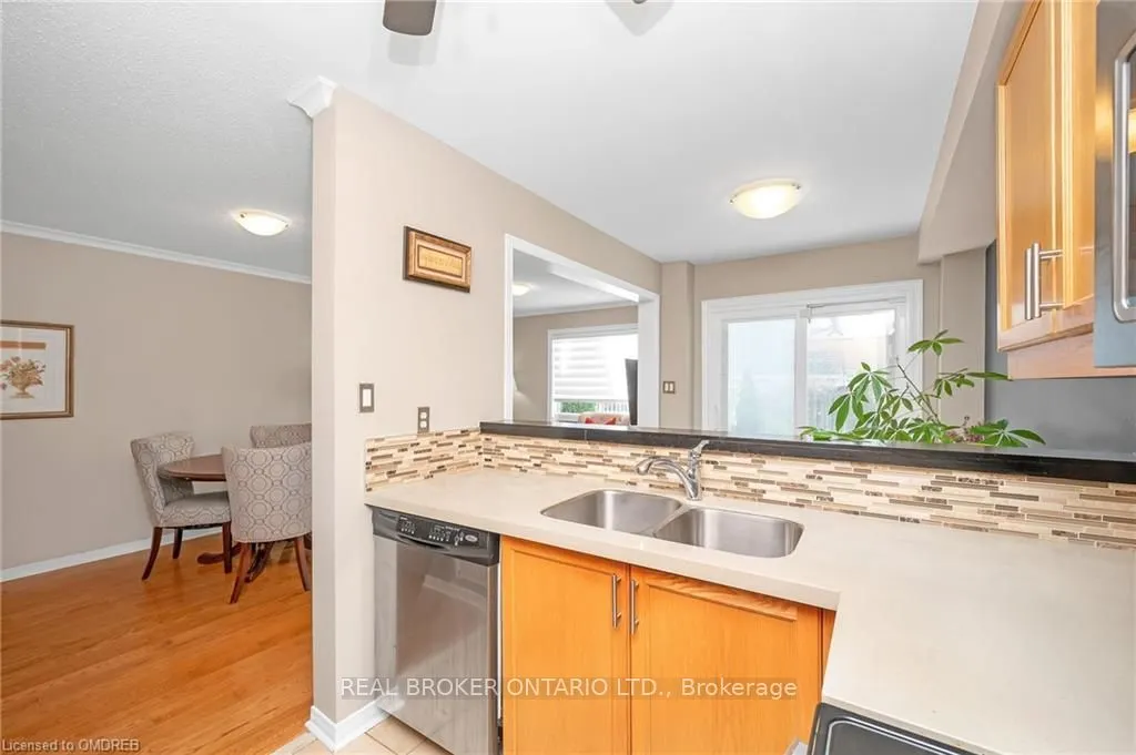 2493 Newcastle Crescent