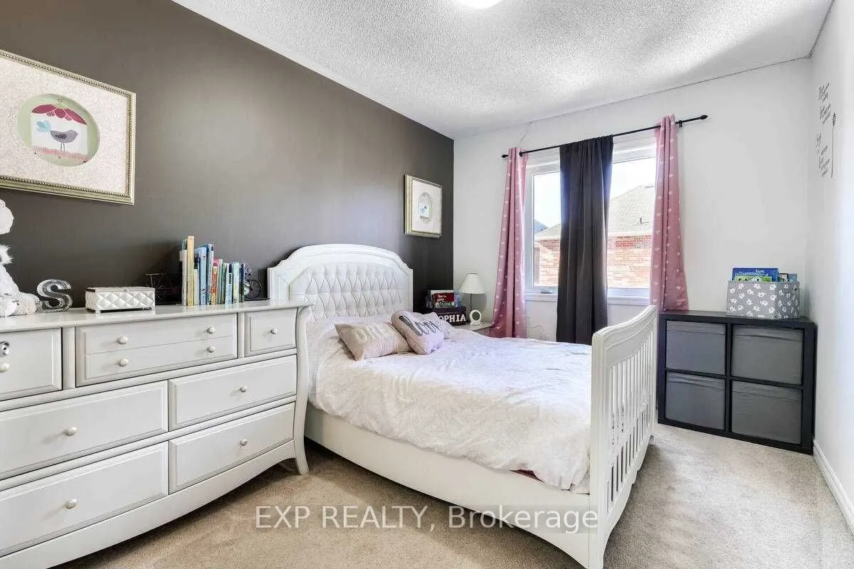 1554 Gainer Crescent