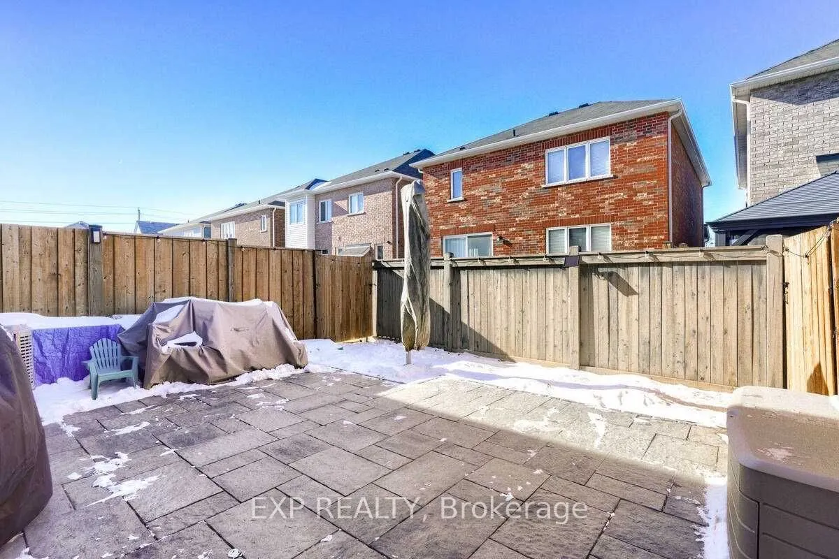 1554 Gainer Crescent