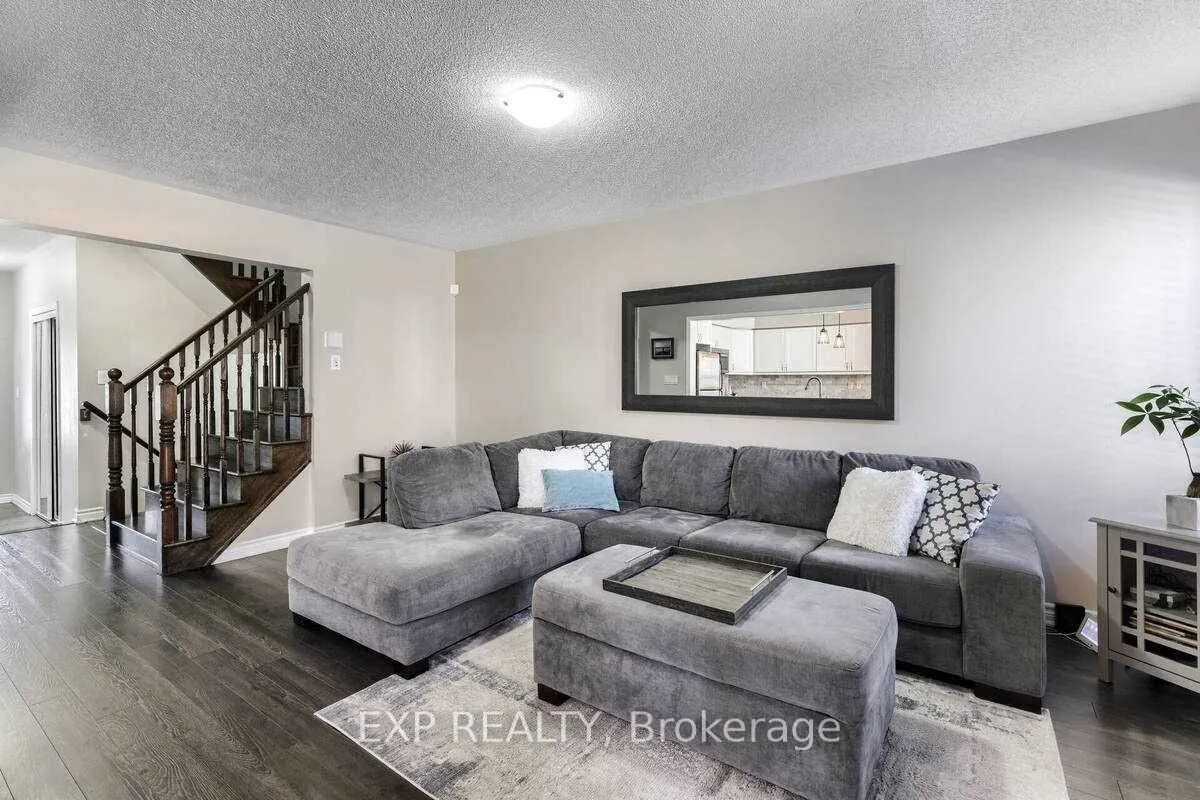 1554 Gainer Crescent