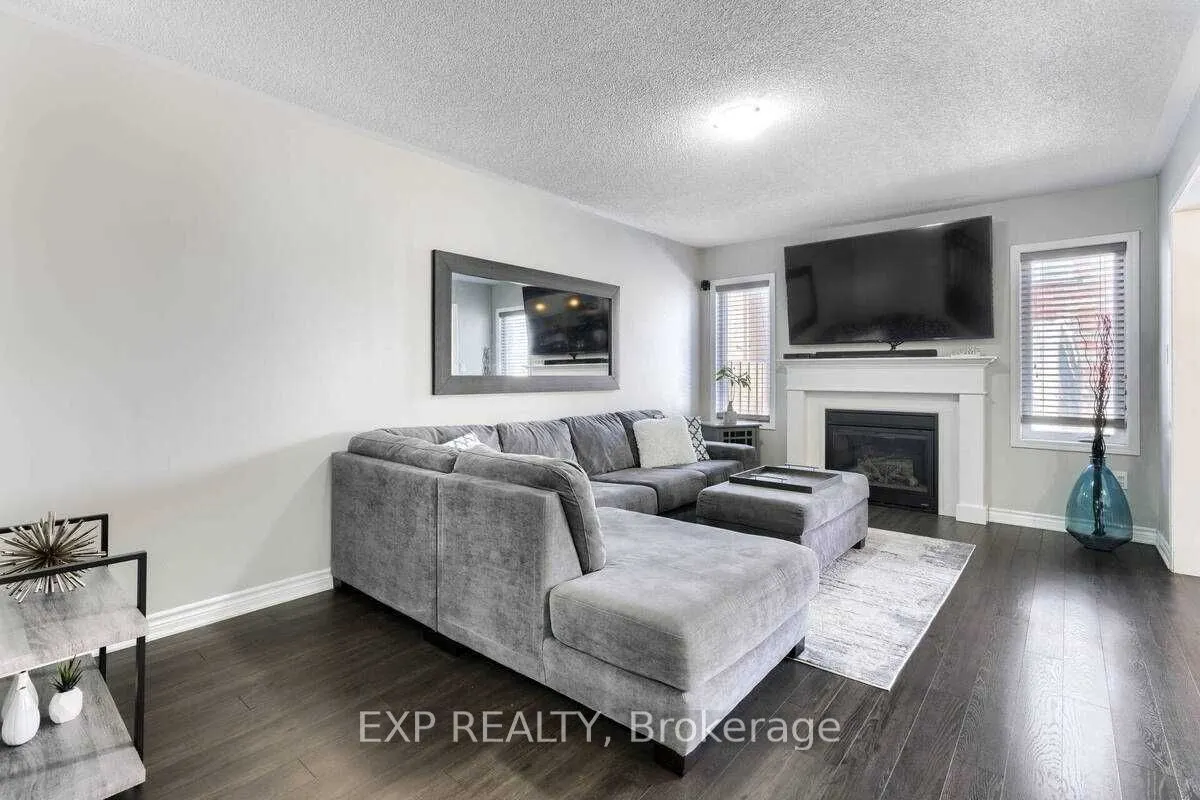 1554 Gainer Crescent
