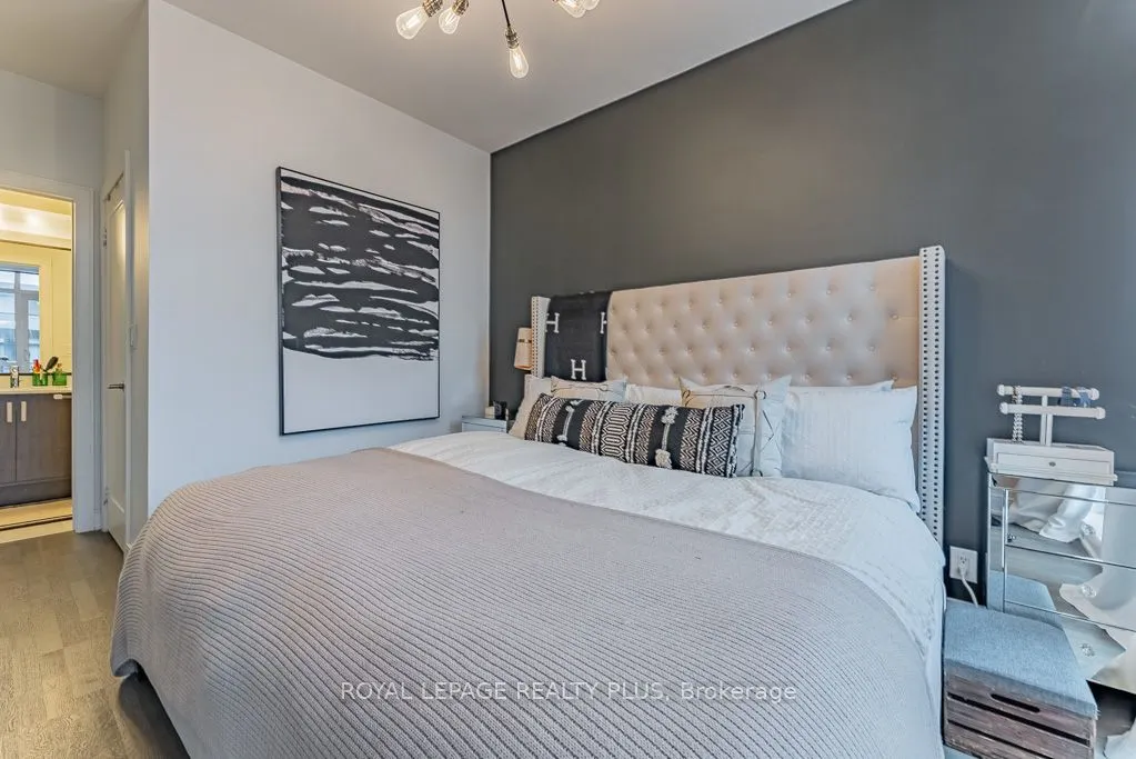 1575 Lakeshore Road W #465