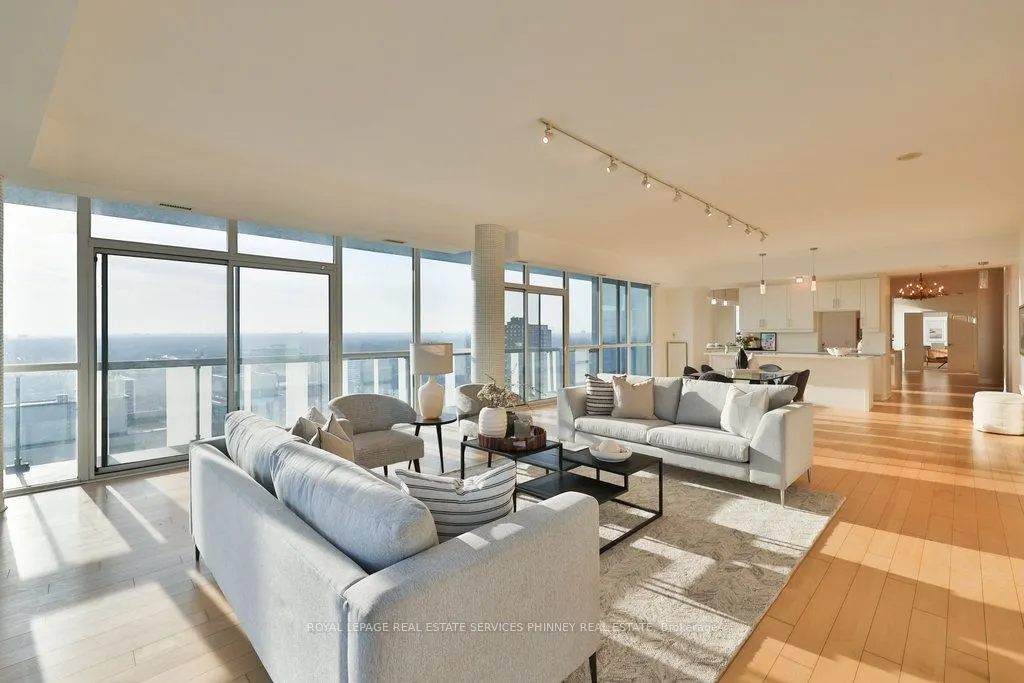 1 Hurontario Street, #2201
