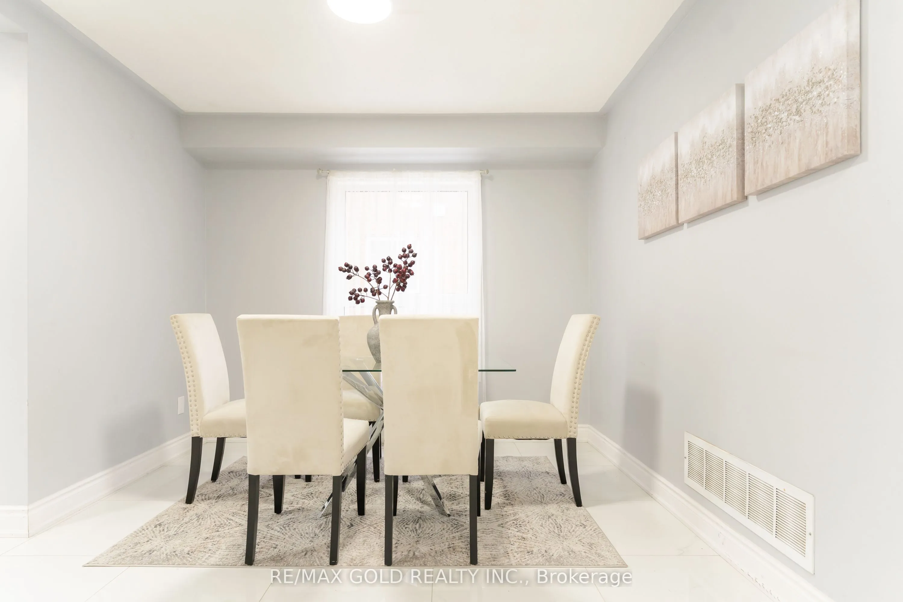 3 Great Plains Street