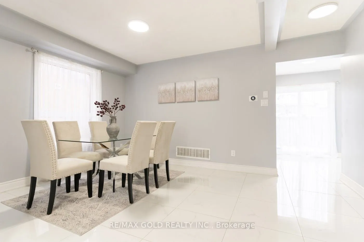 3 Great Plains Street