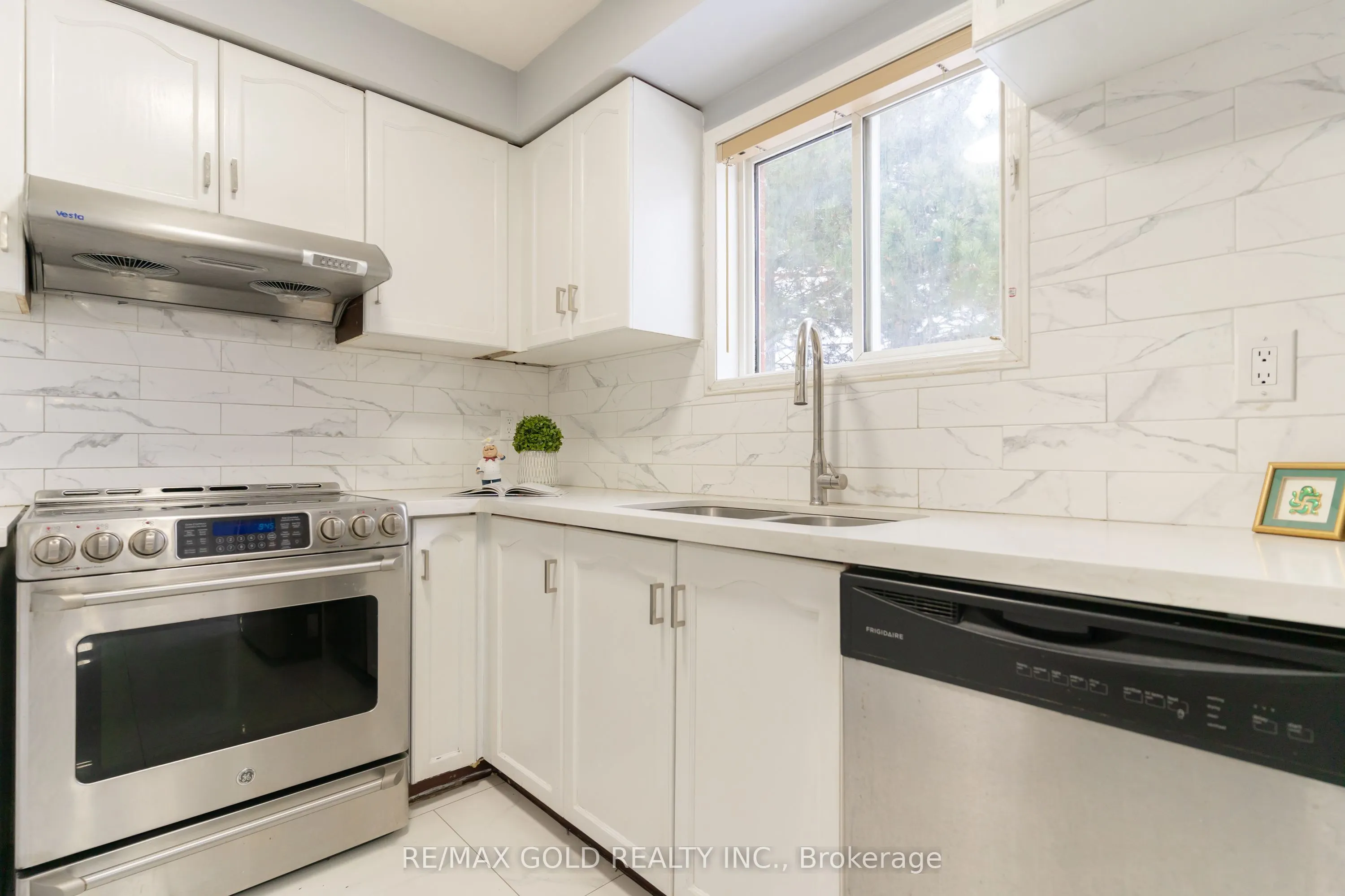 3 Great Plains Street