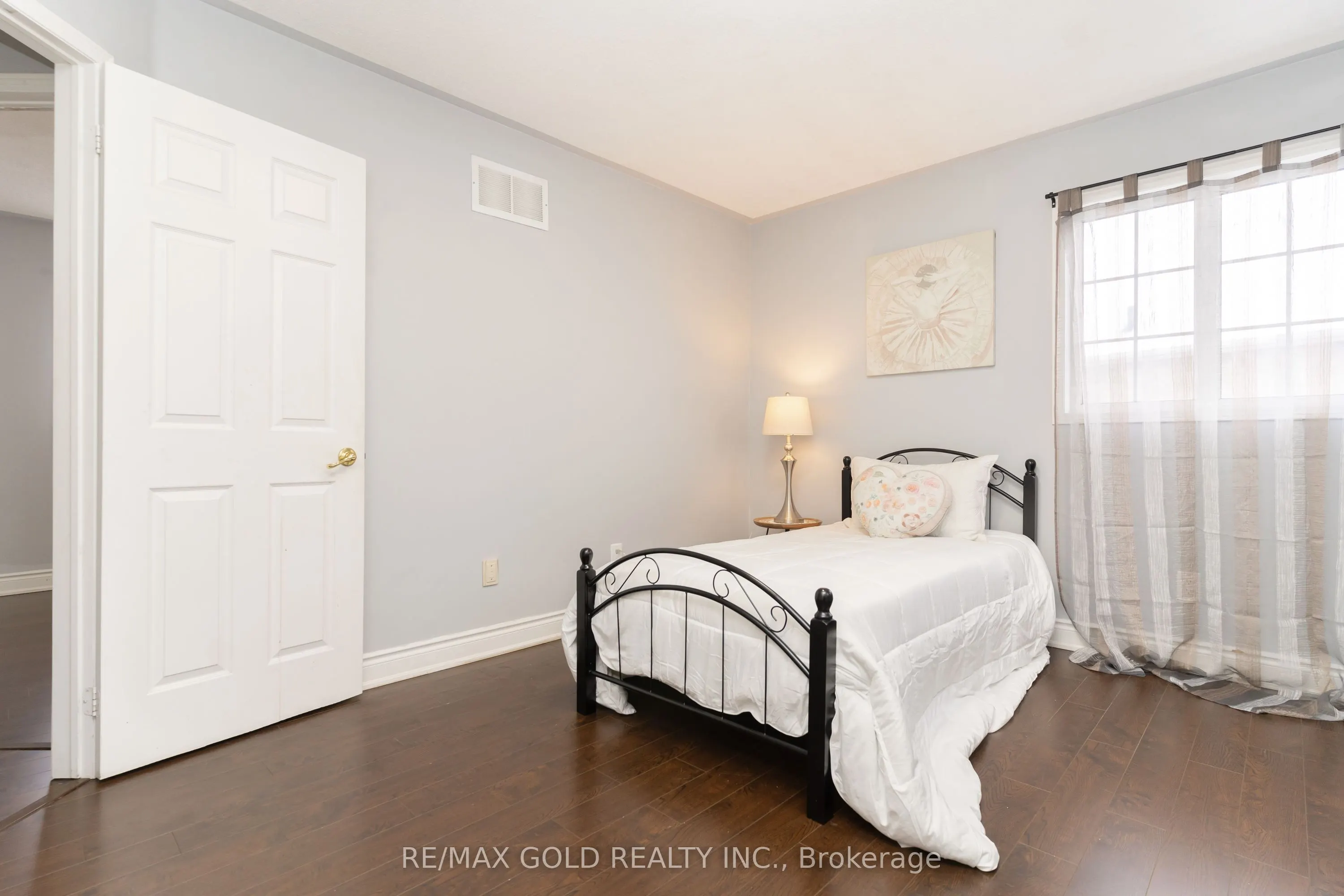 3 Great Plains Street