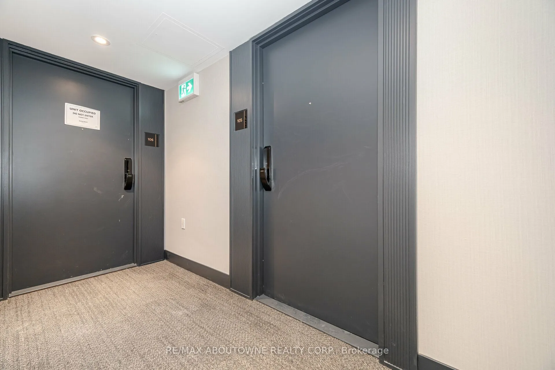 395 Dundas Street W, #105