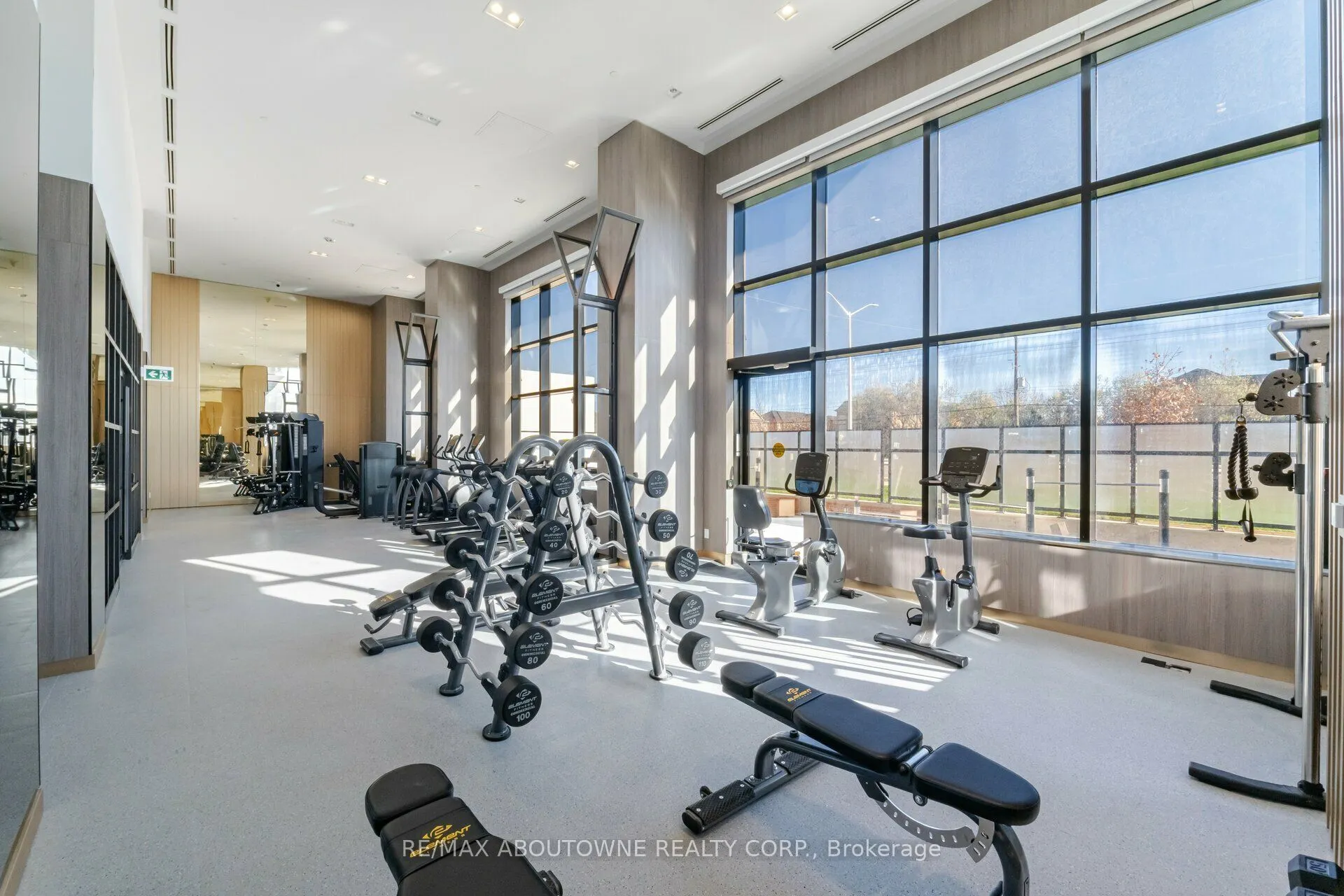 395 Dundas Street W, #105