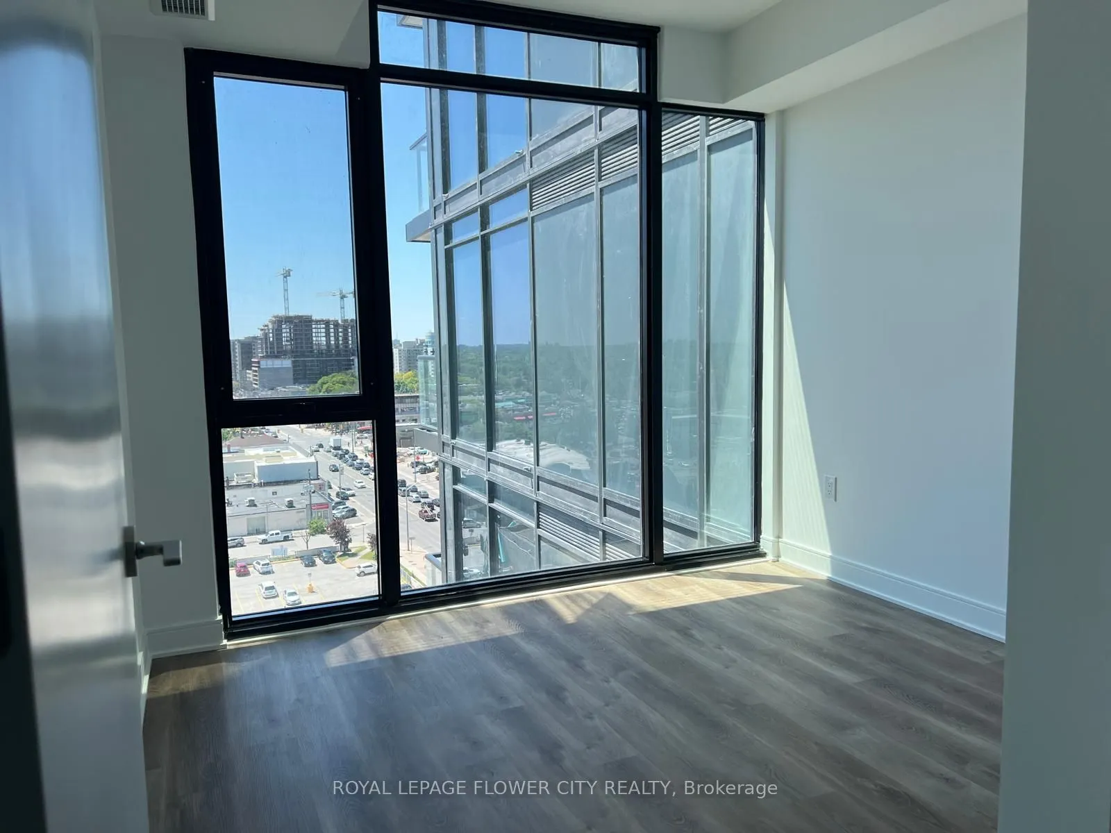 86 DUNDAS Street #1121