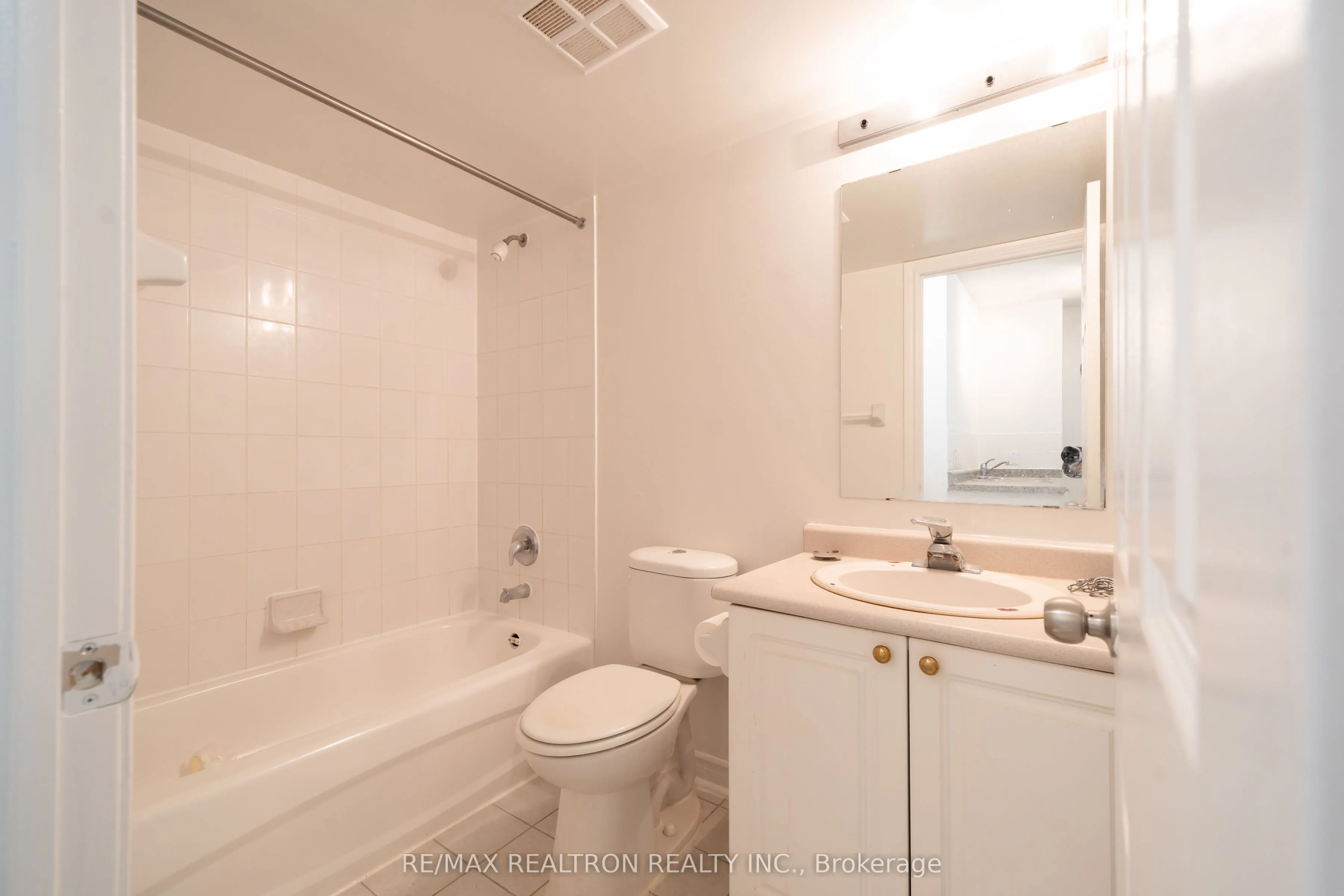 1401 Dupont Street, #114