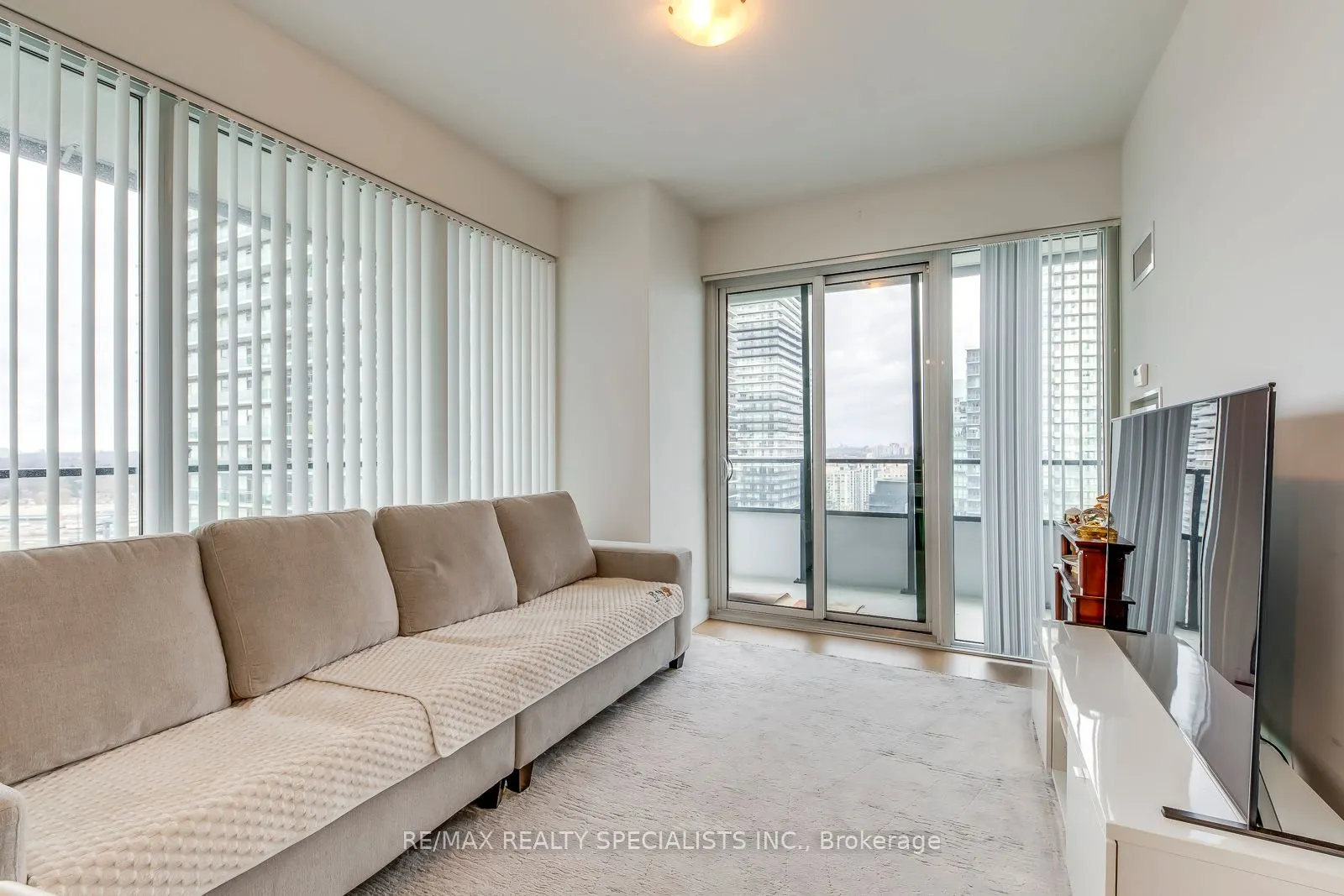 20 Shore Breeze Drive, #2304