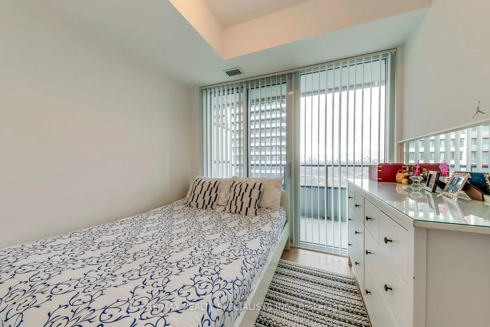 20 Shore Breeze Drive, #2304