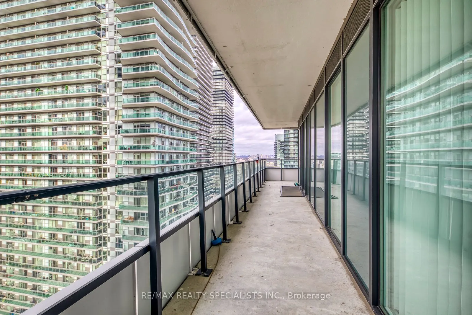 20 Shore Breeze Drive, #2304