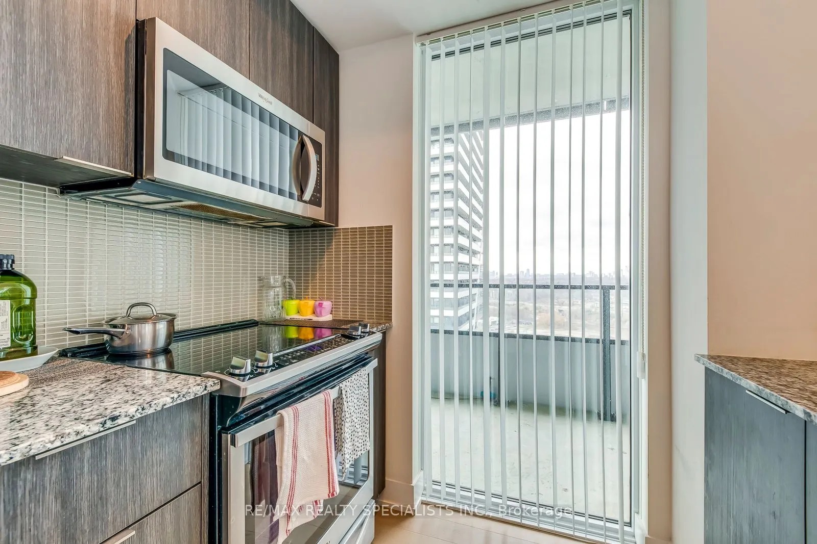 20 Shore Breeze Drive, #2304