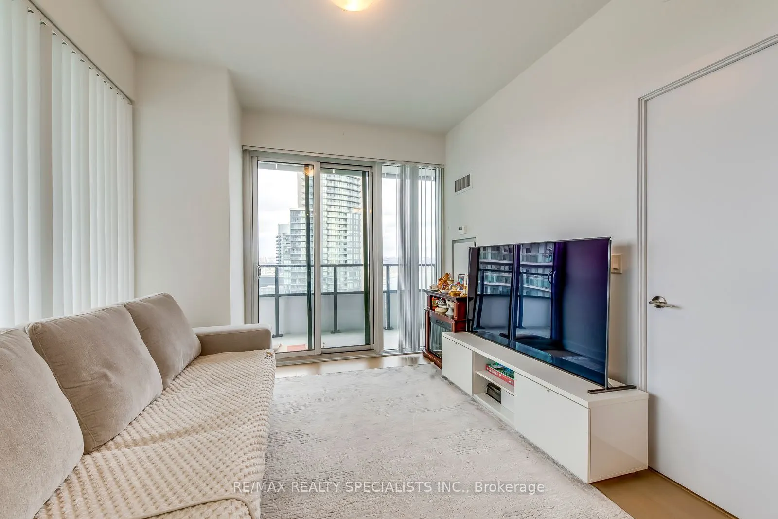 20 Shore Breeze Drive, #2304