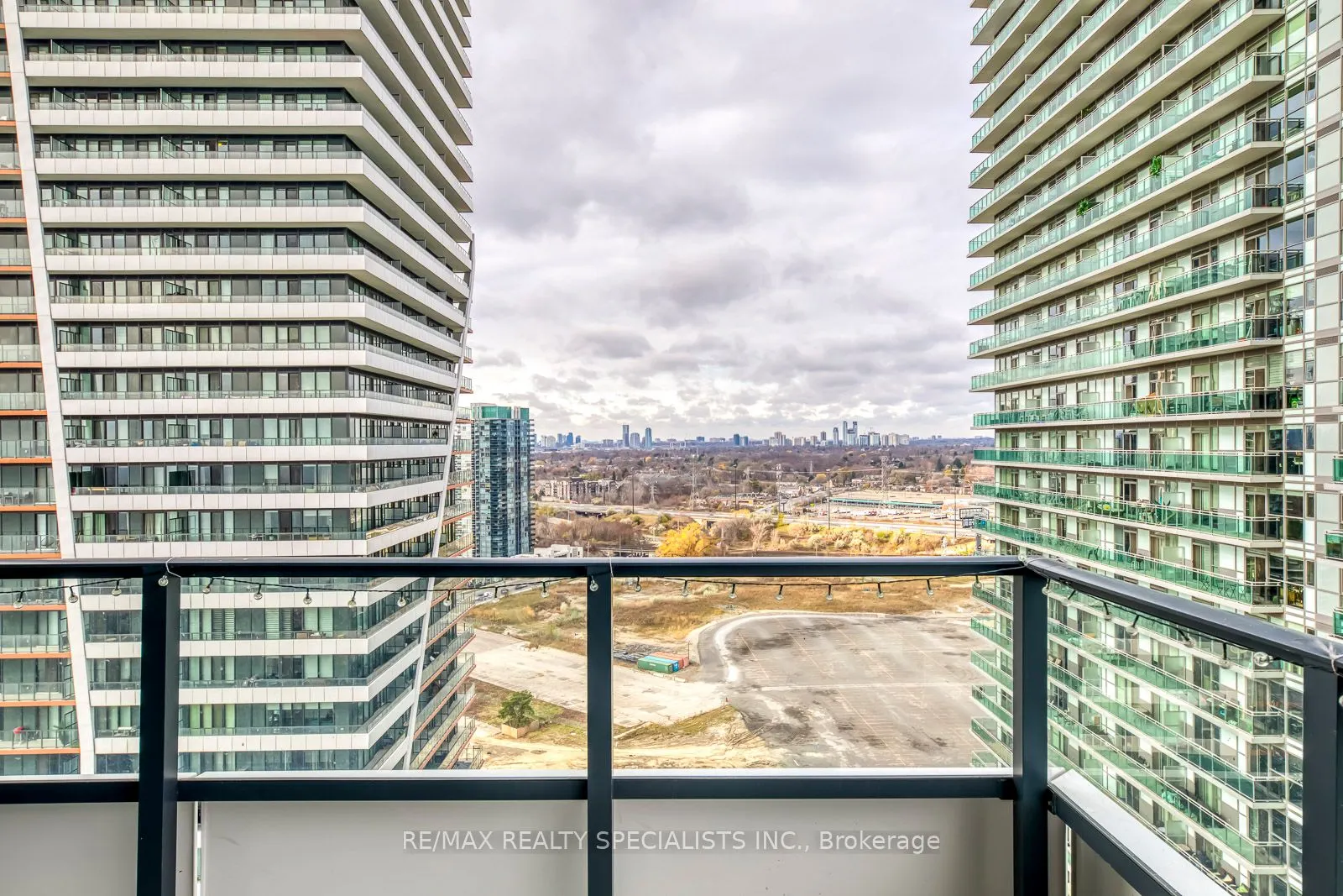 20 Shore Breeze Drive, #2304