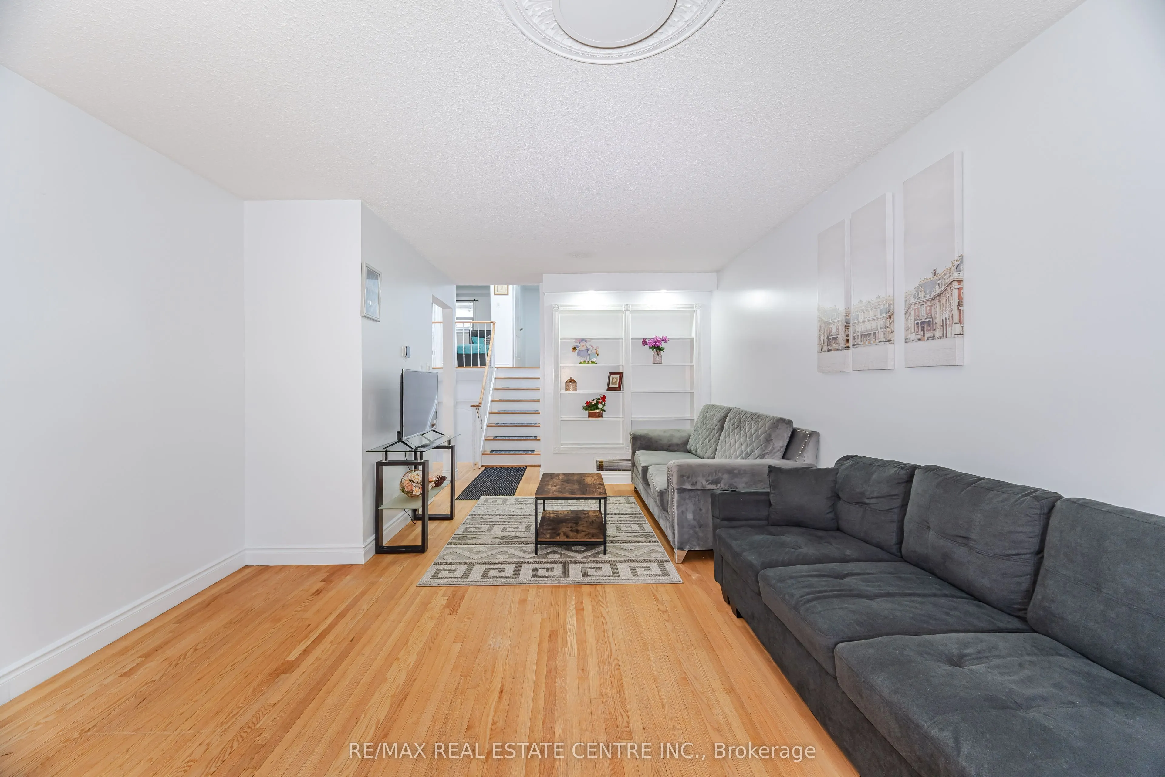 4062 Dunmow Crescent