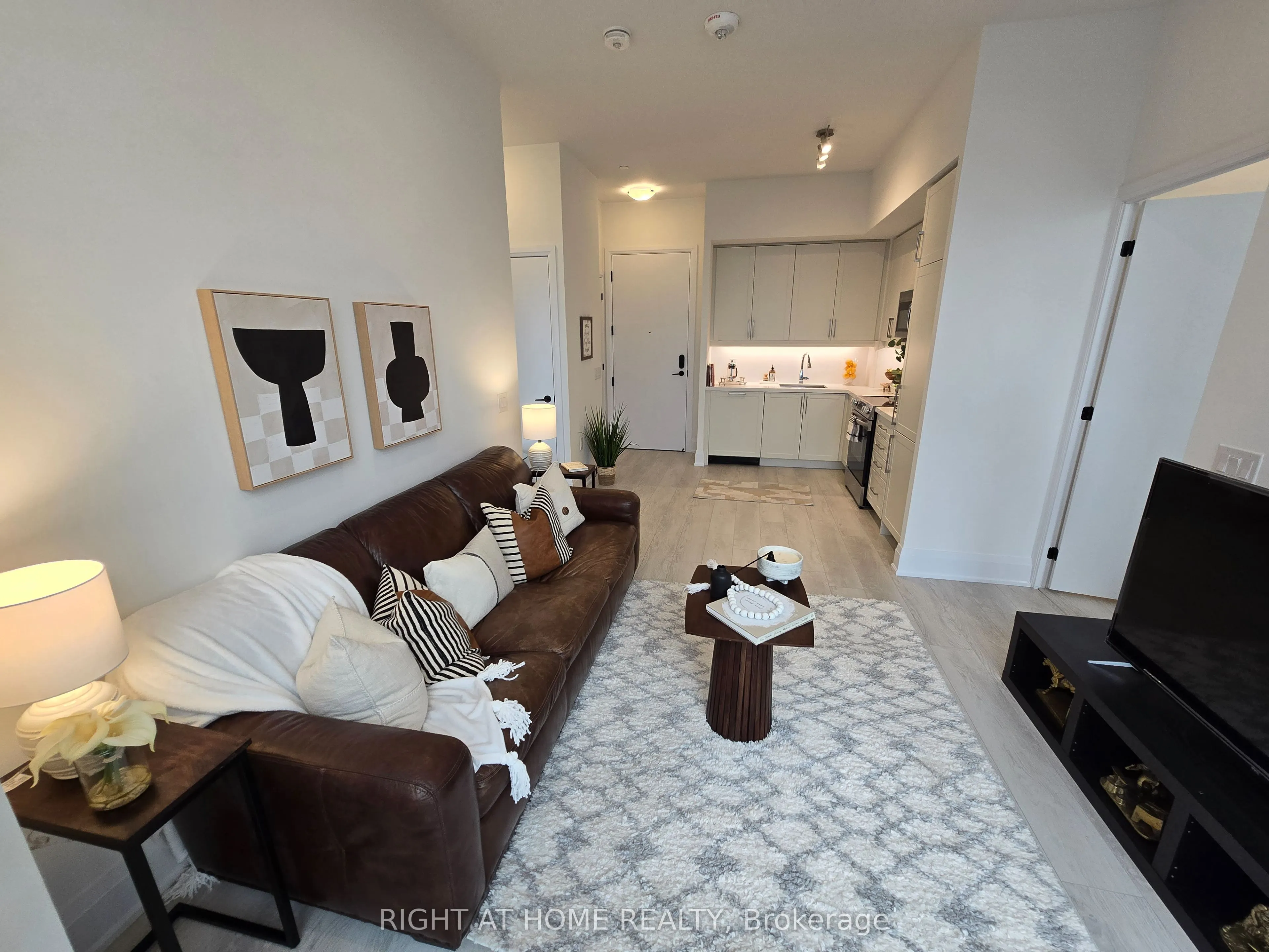 2450 Old Bronte Road, #833