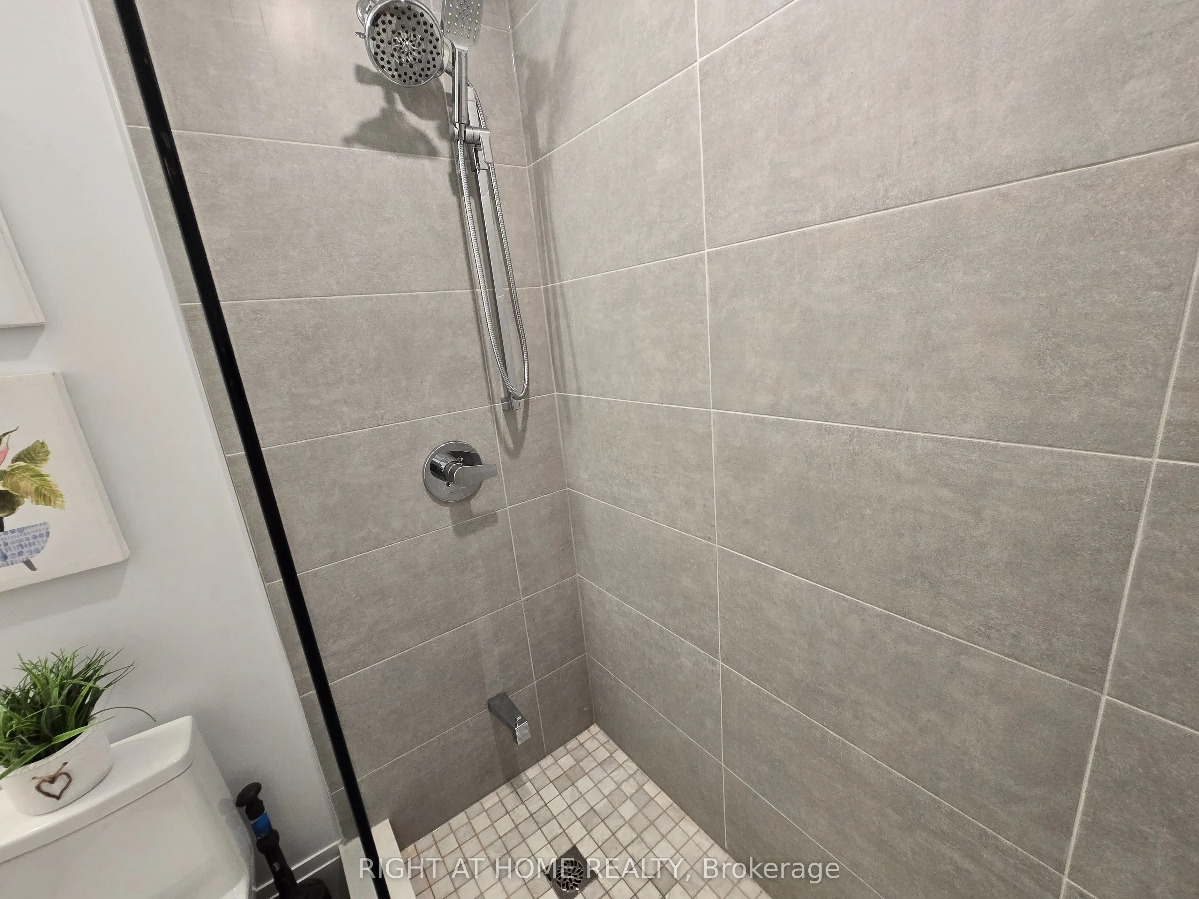 2450 Old Bronte Road, #833