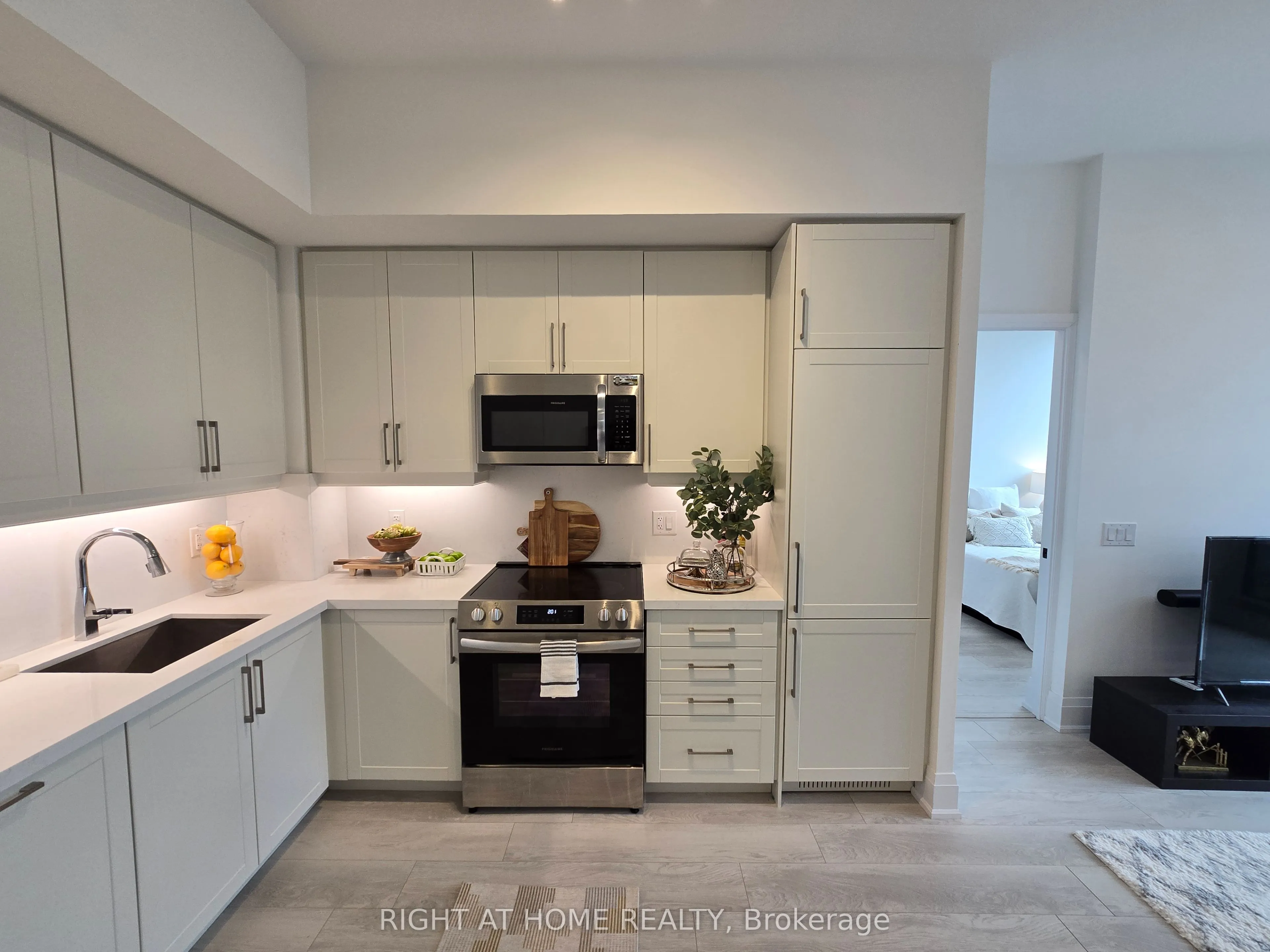 2450 Old Bronte Road, #833