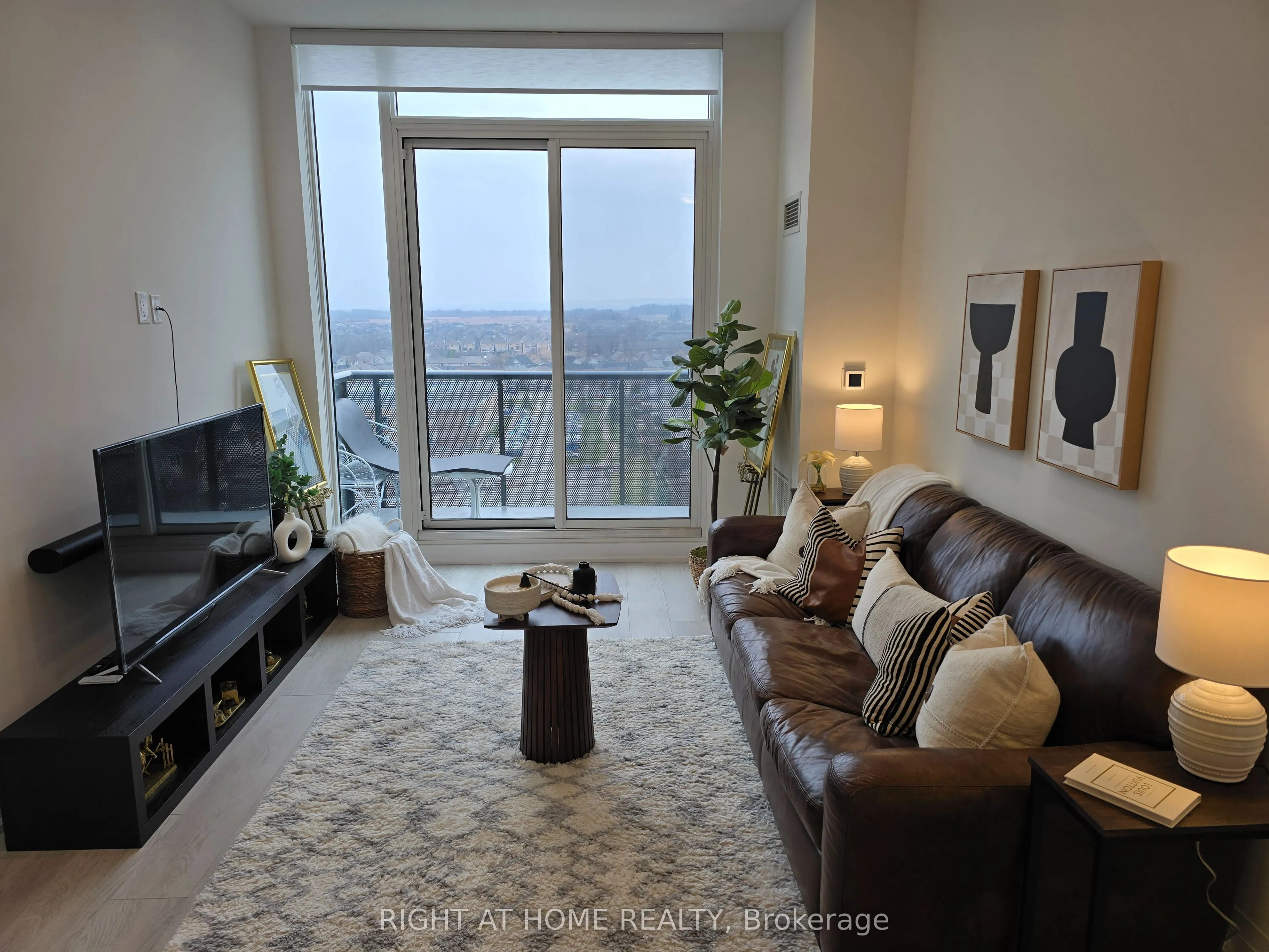 2450 Old Bronte Road, #833