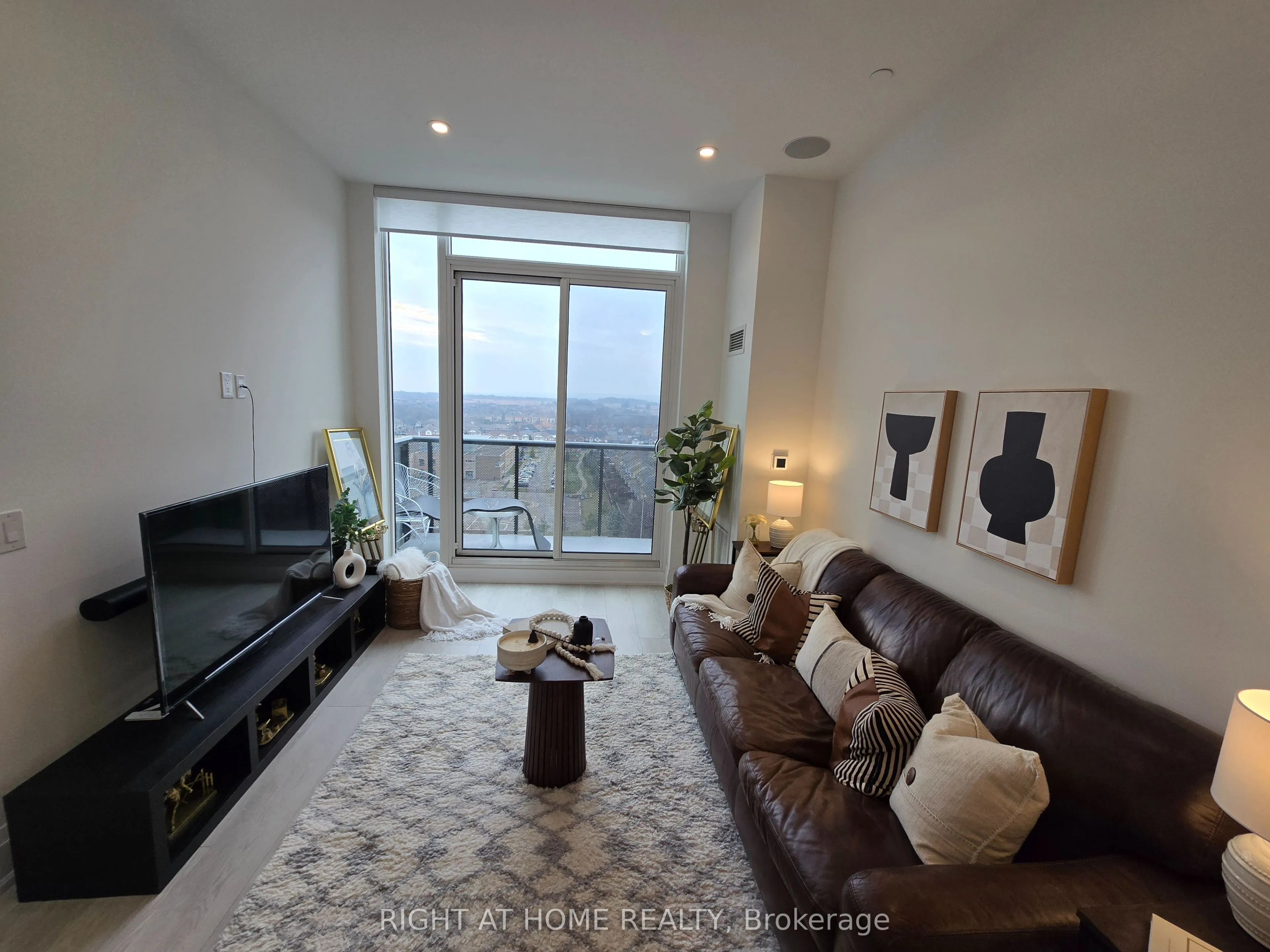 2450 Old Bronte Road, #833