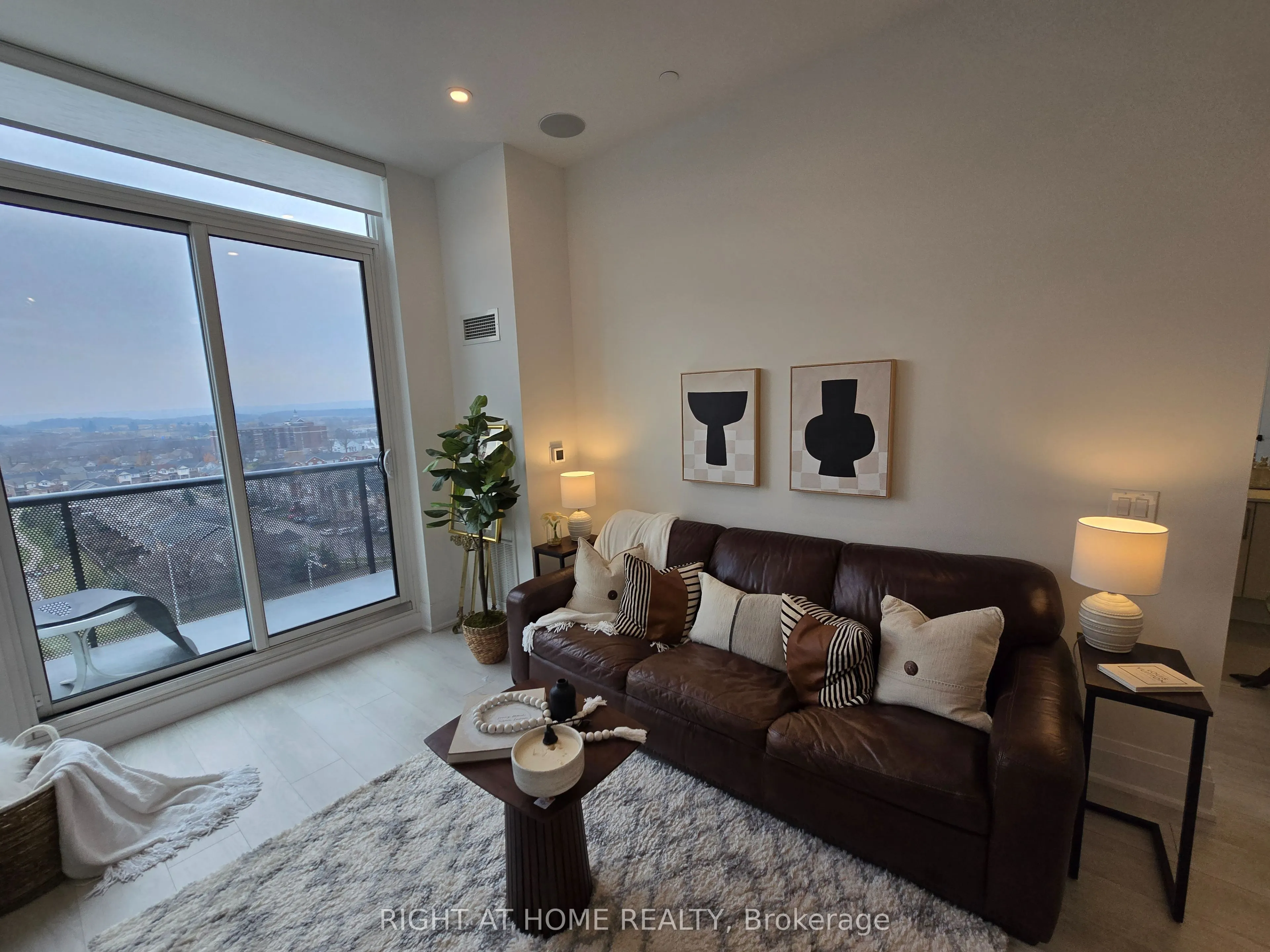 2450 Old Bronte Road, #833
