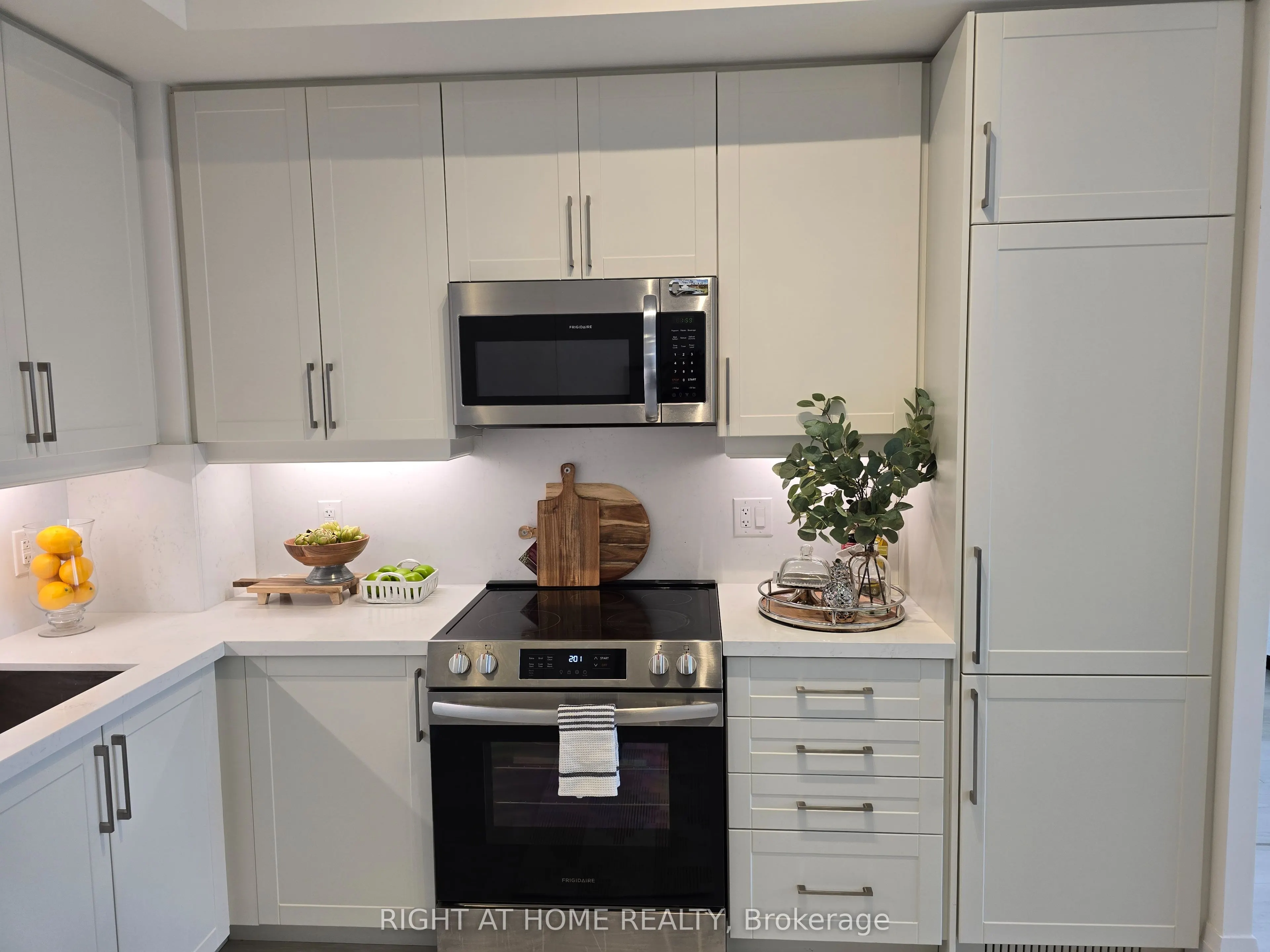 2450 Old Bronte Road, #833