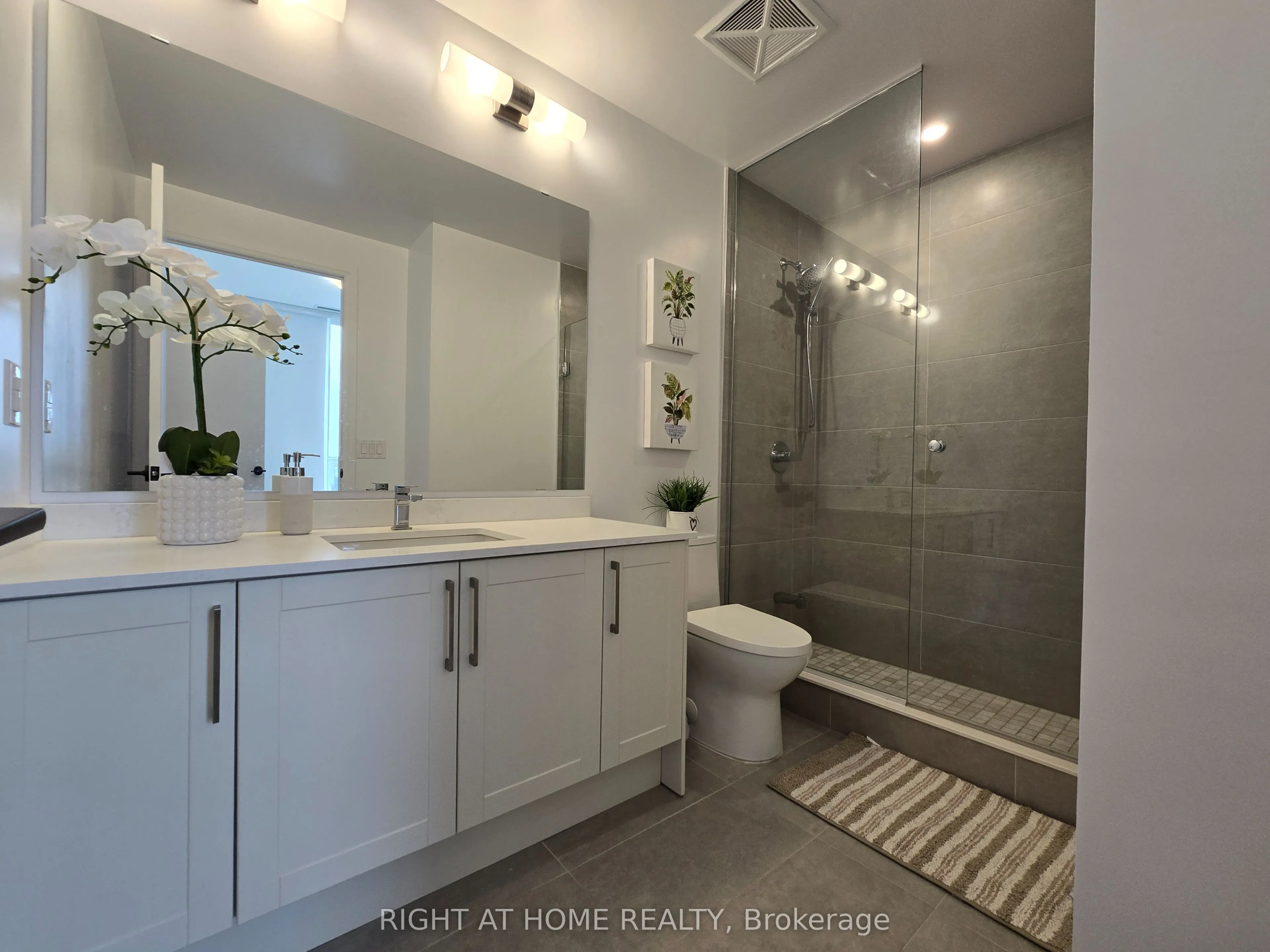 2450 Old Bronte Road, #833