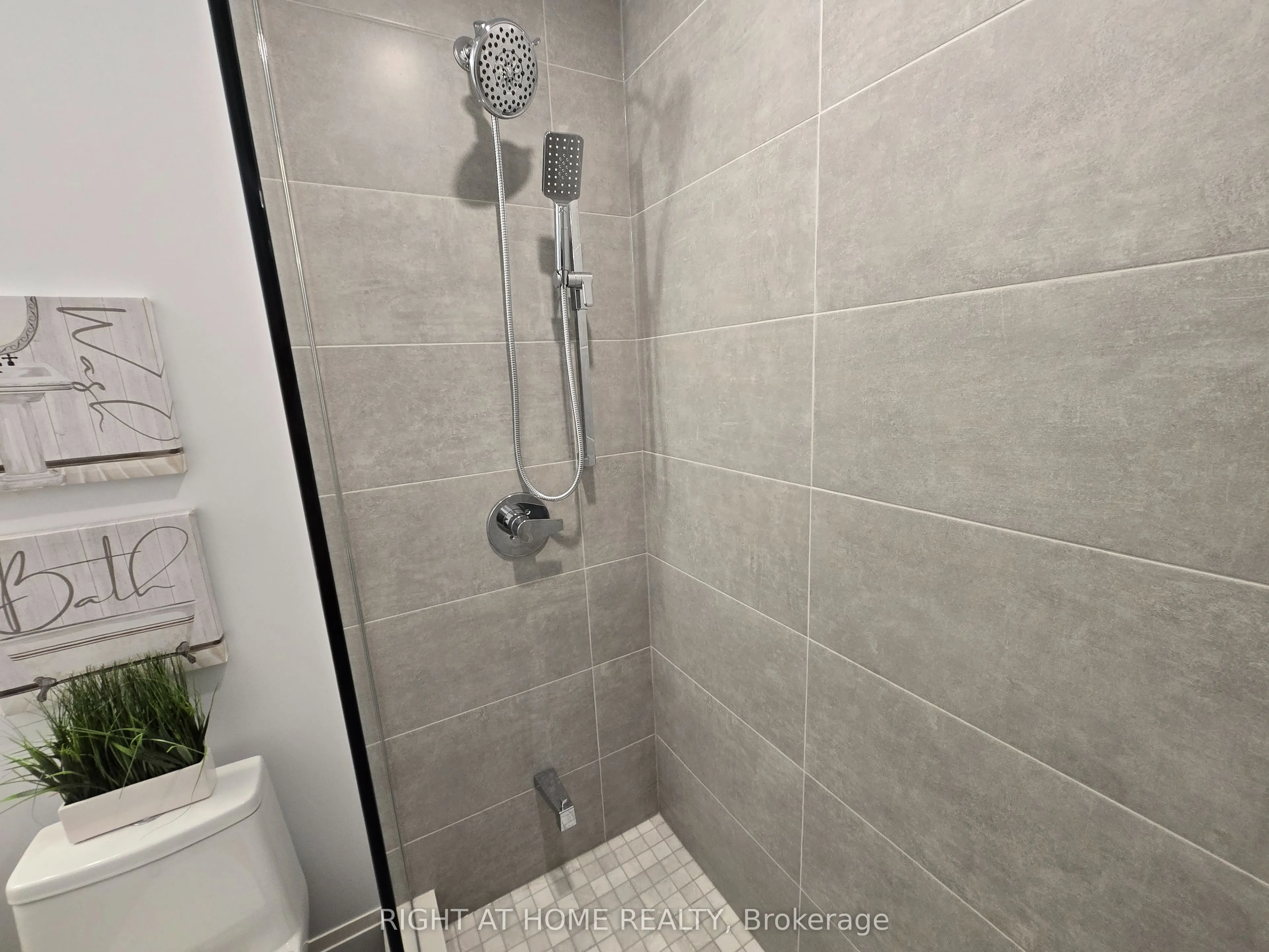 2450 Old Bronte Road, #833