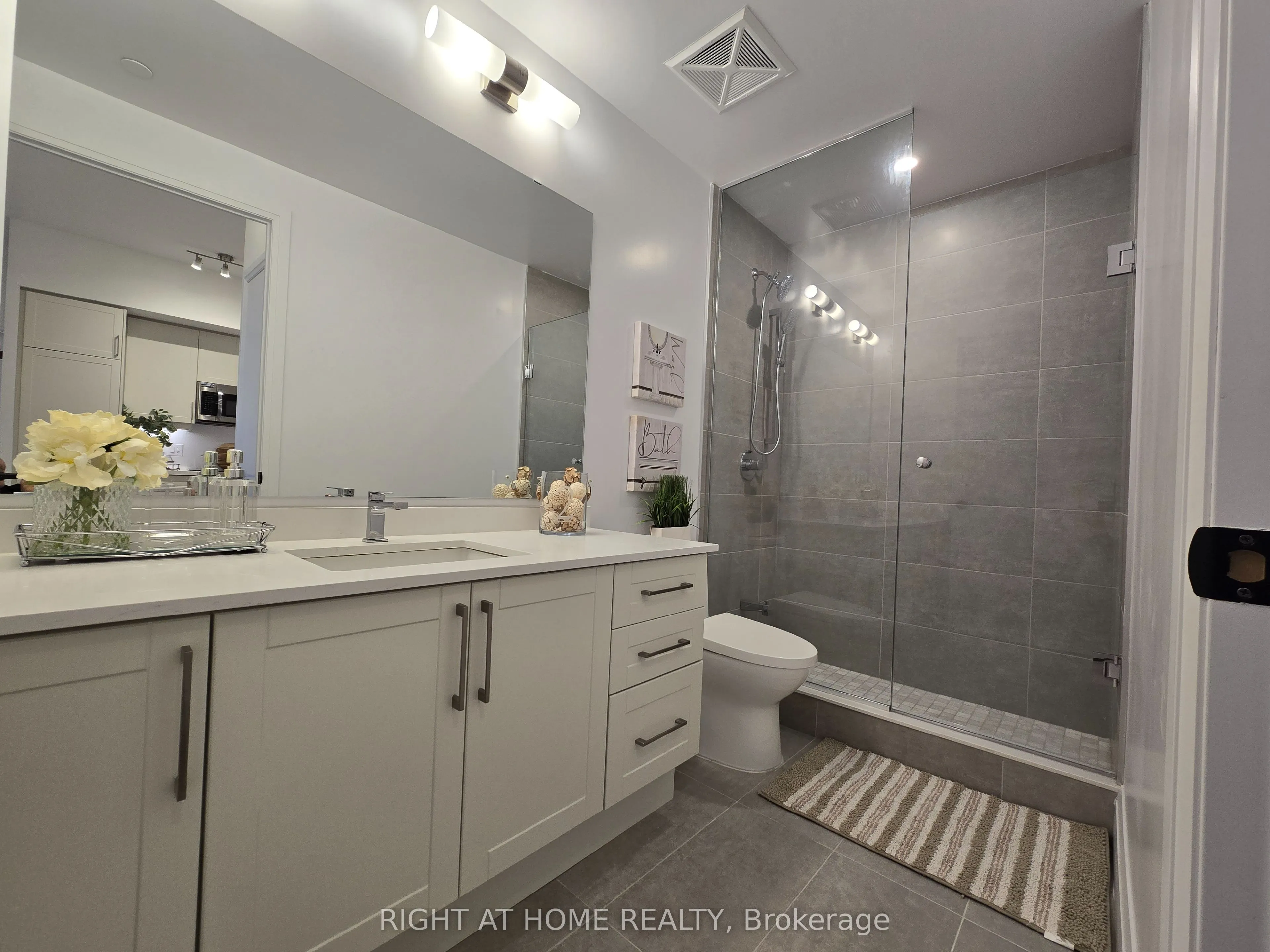 2450 Old Bronte Road, #833