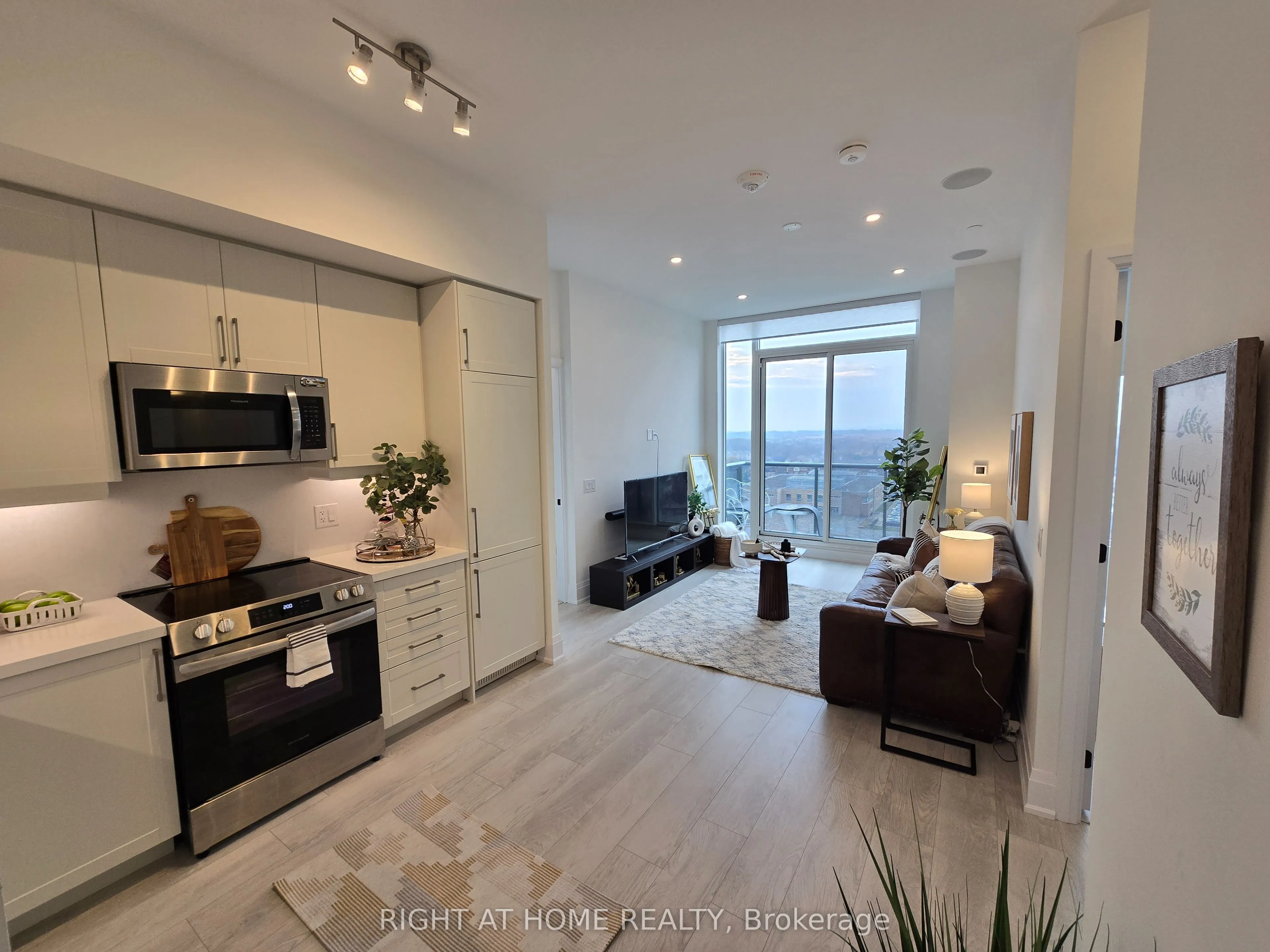 2450 Old Bronte Road, #833