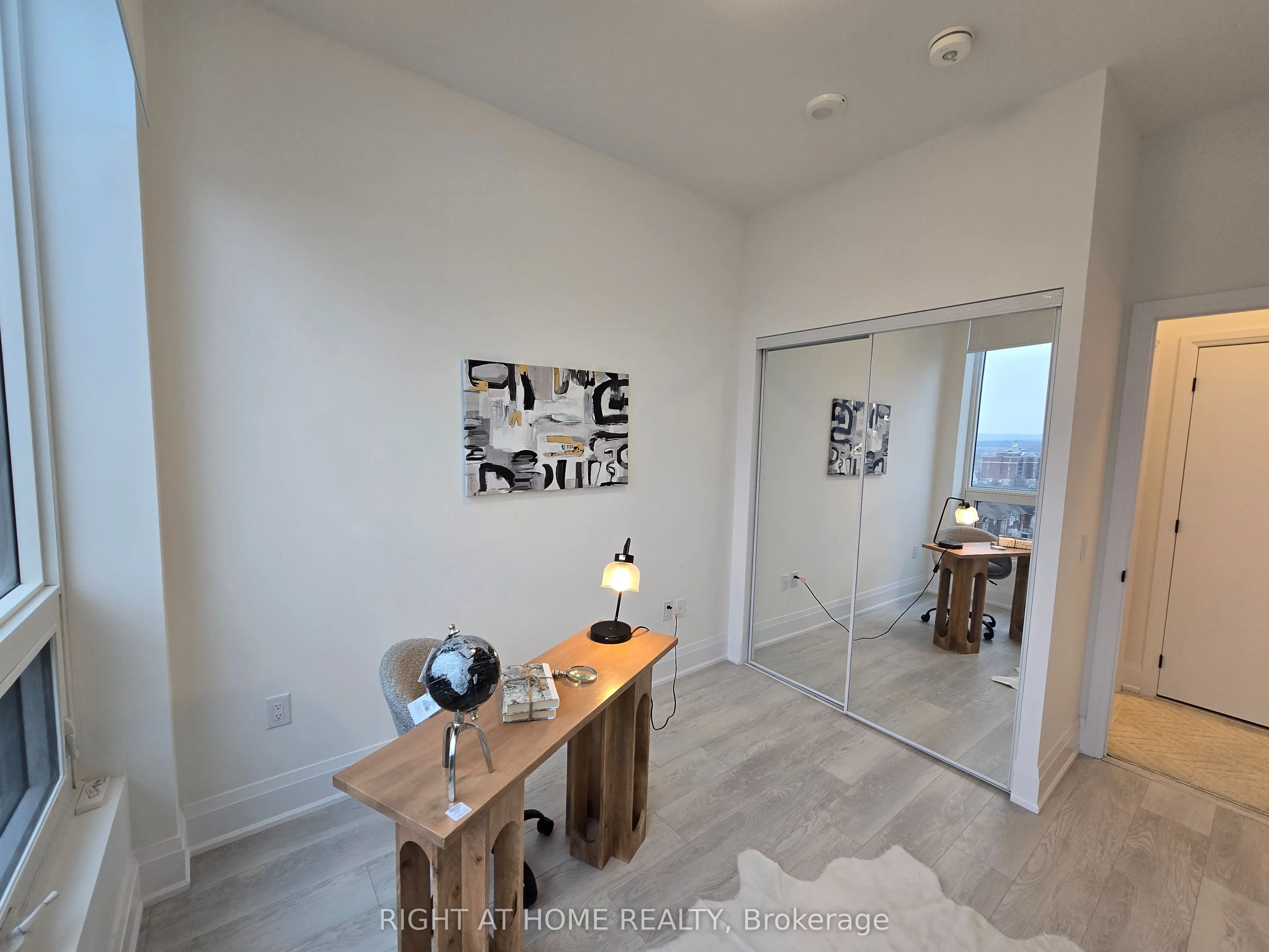 2450 Old Bronte Road, #833