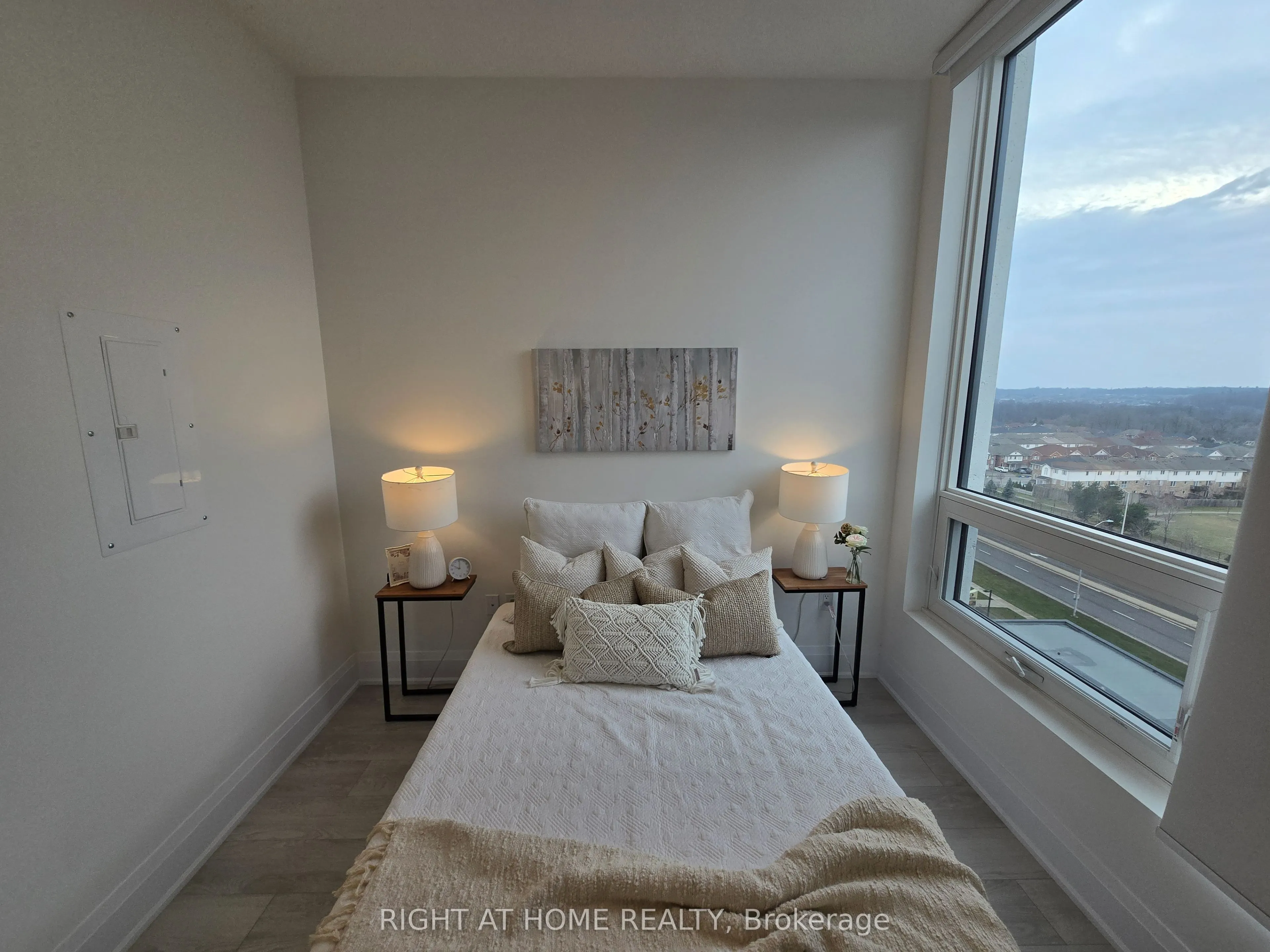 2450 Old Bronte Road, #833