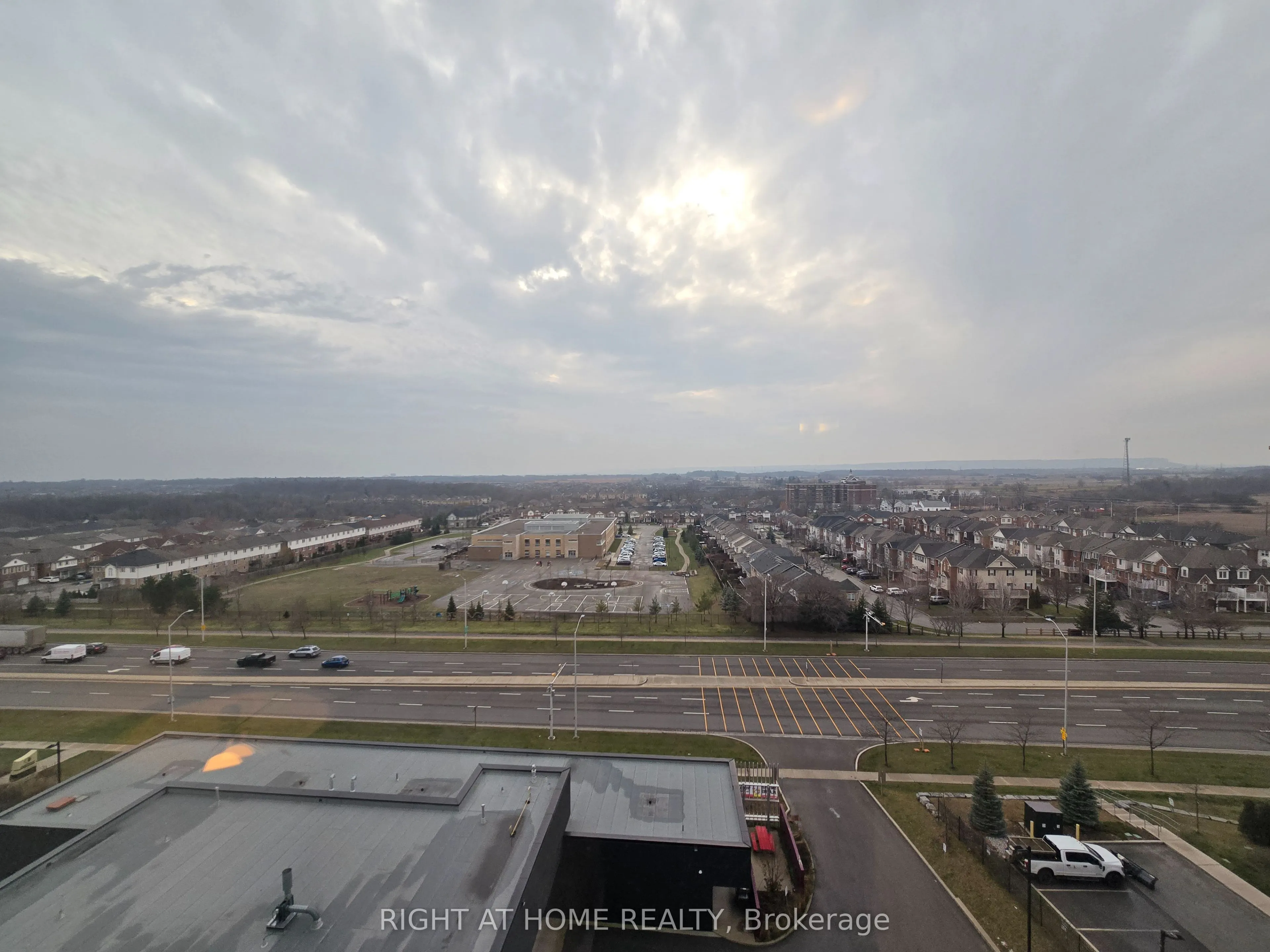 2450 Old Bronte Road, #833