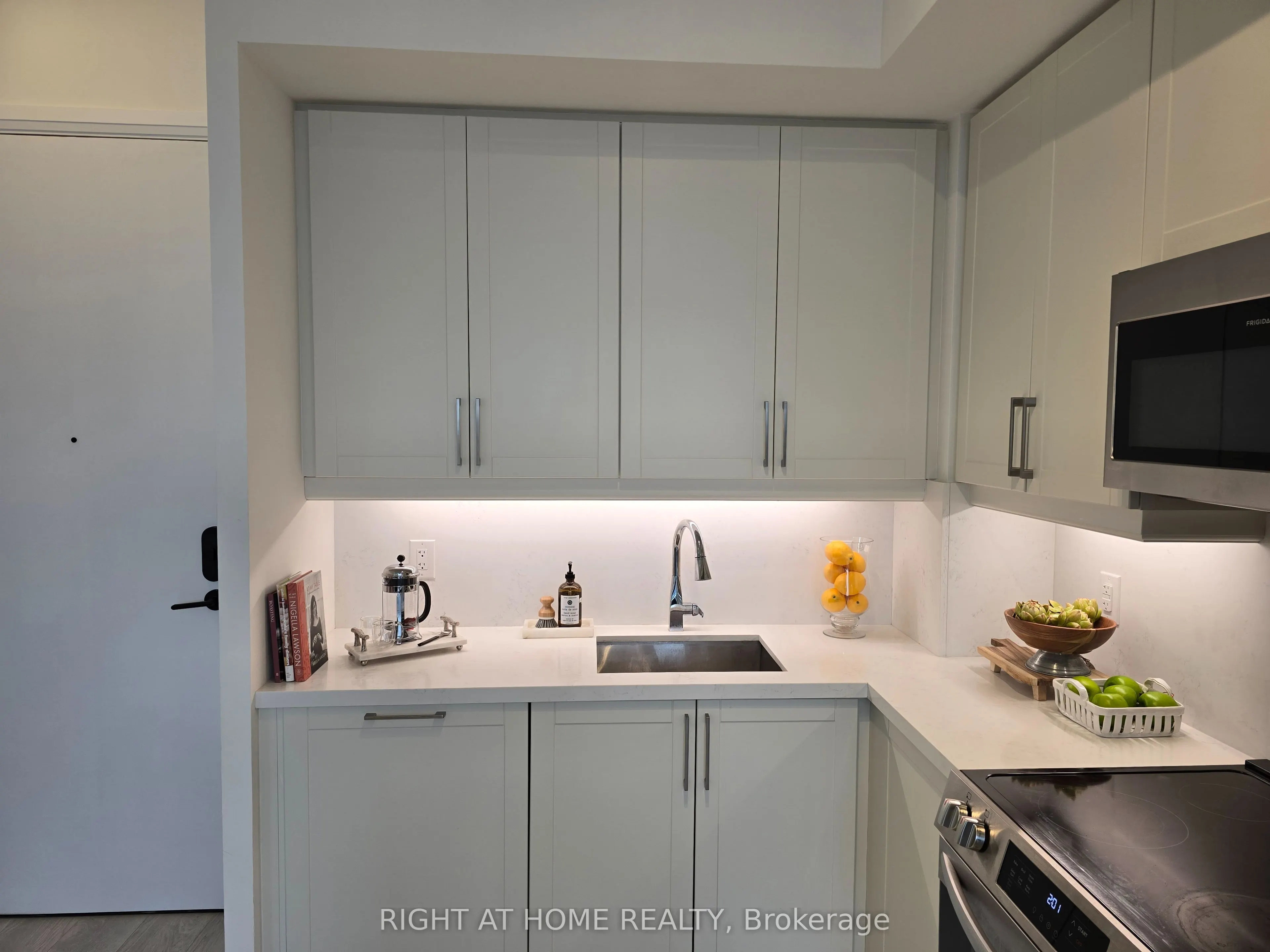 2450 Old Bronte Road, #833