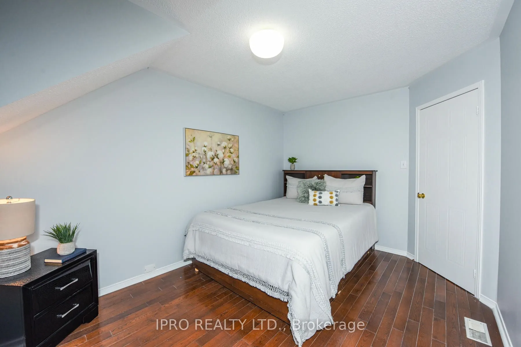 22 Desert Sand Drive