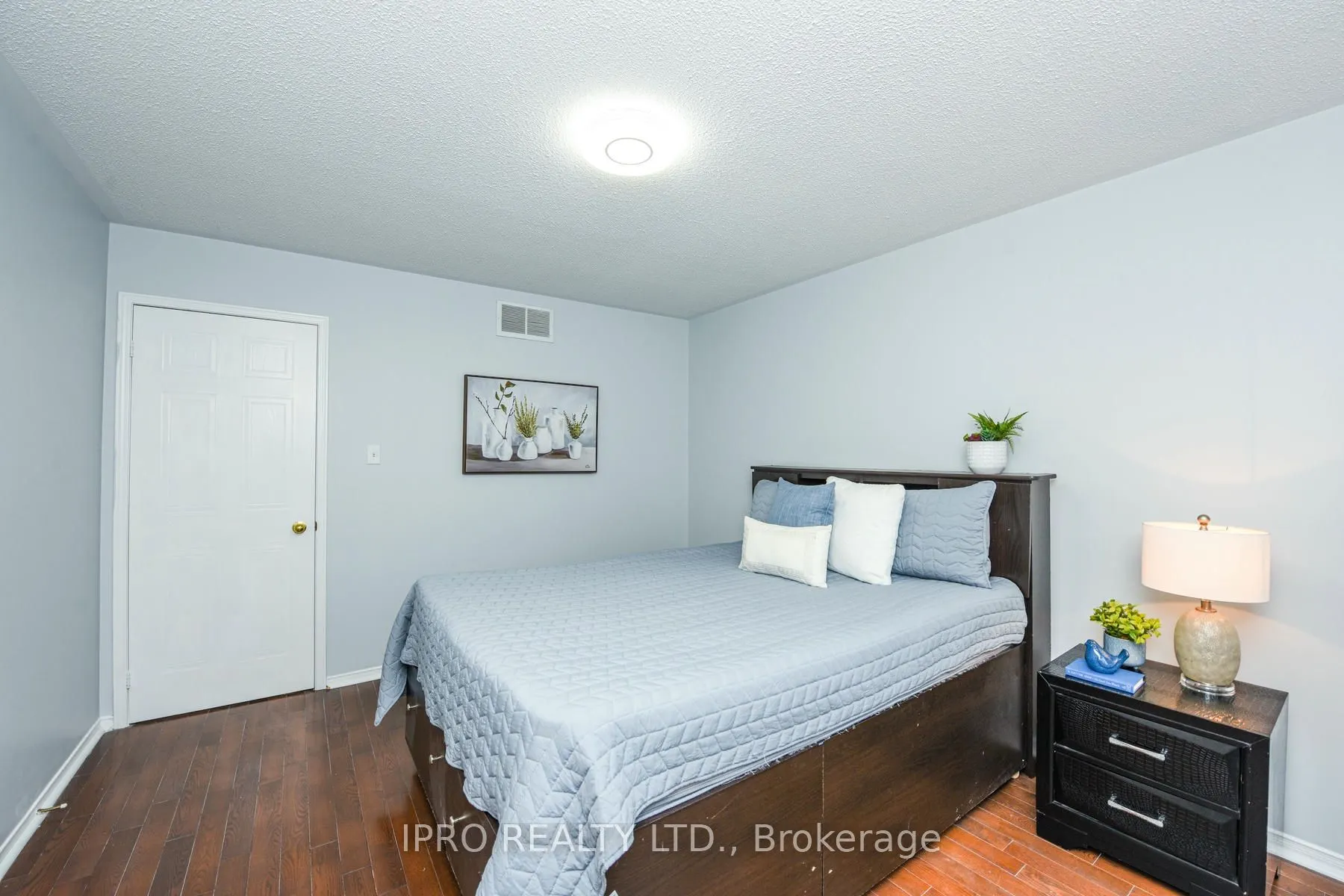 22 Desert Sand Drive