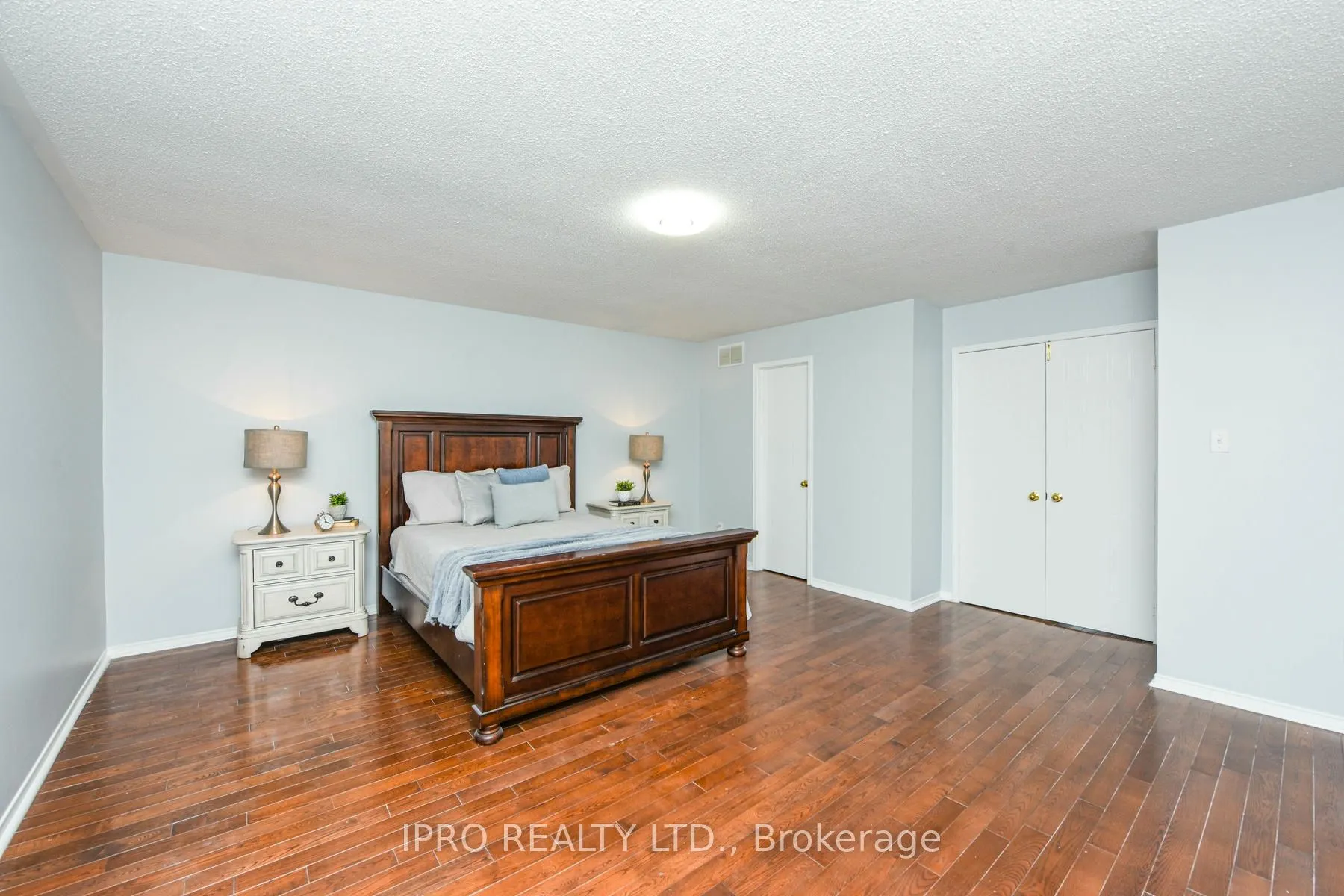 22 Desert Sand Drive