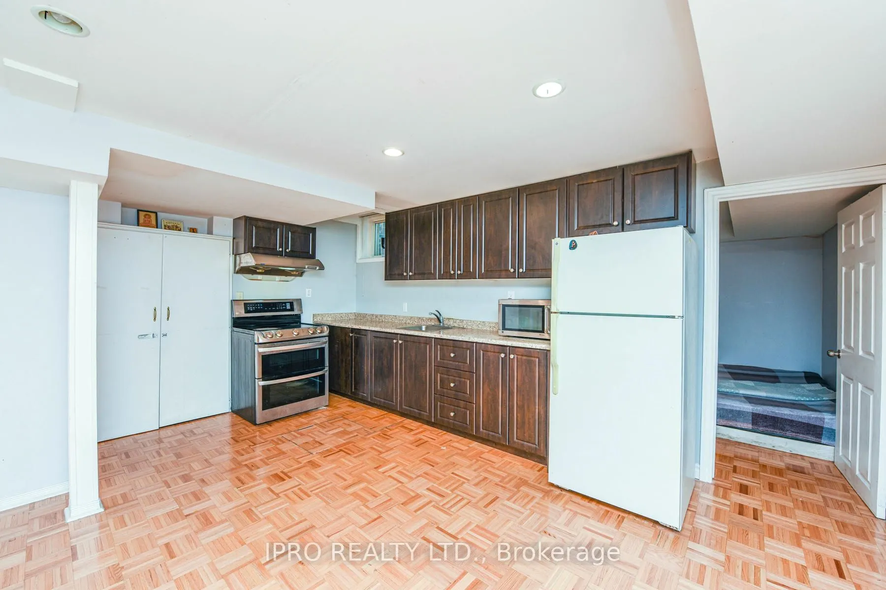 22 Desert Sand Drive