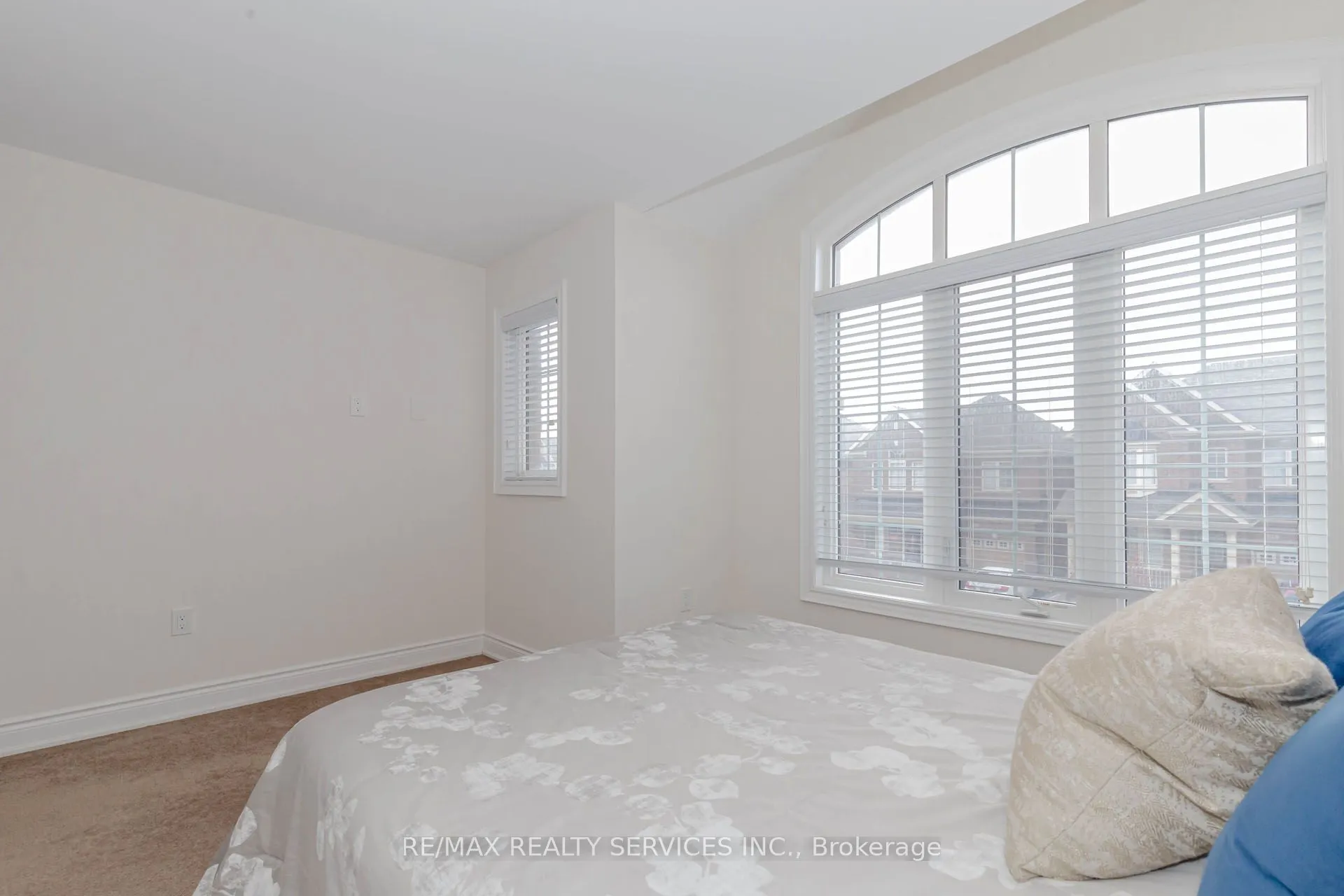 12 Enclave Trail
