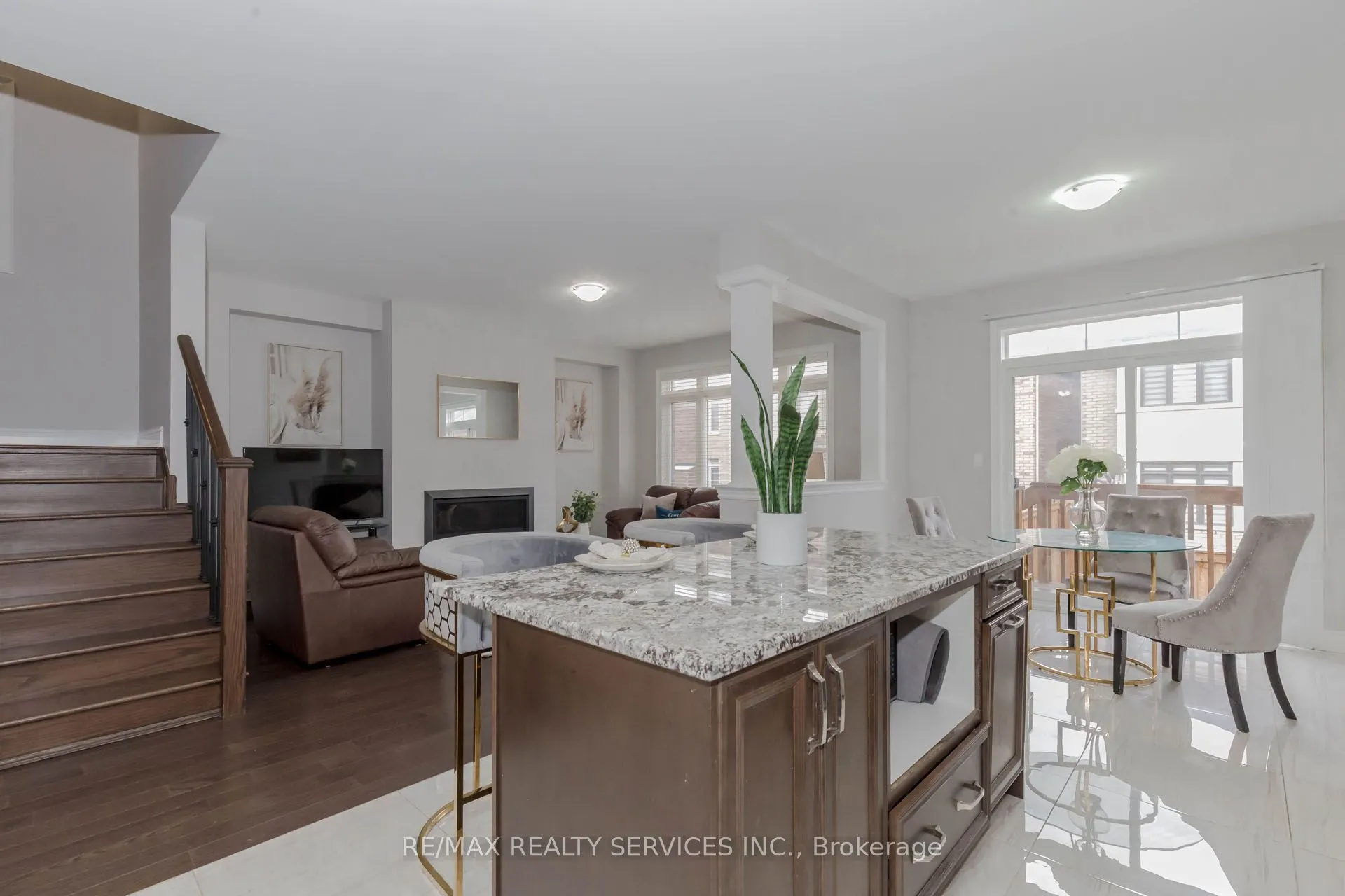12 Enclave Trail