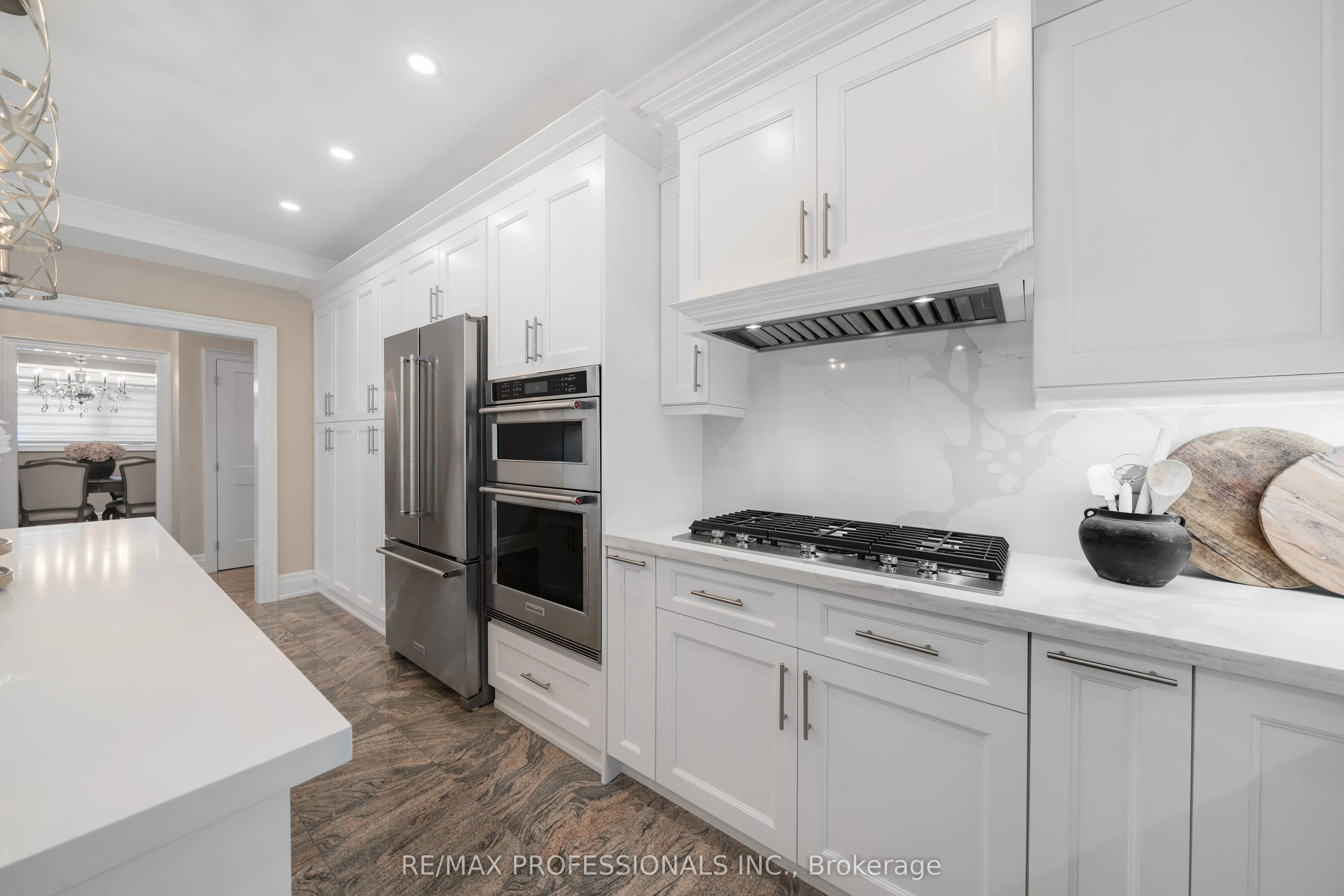 182 Gracefield Avenue