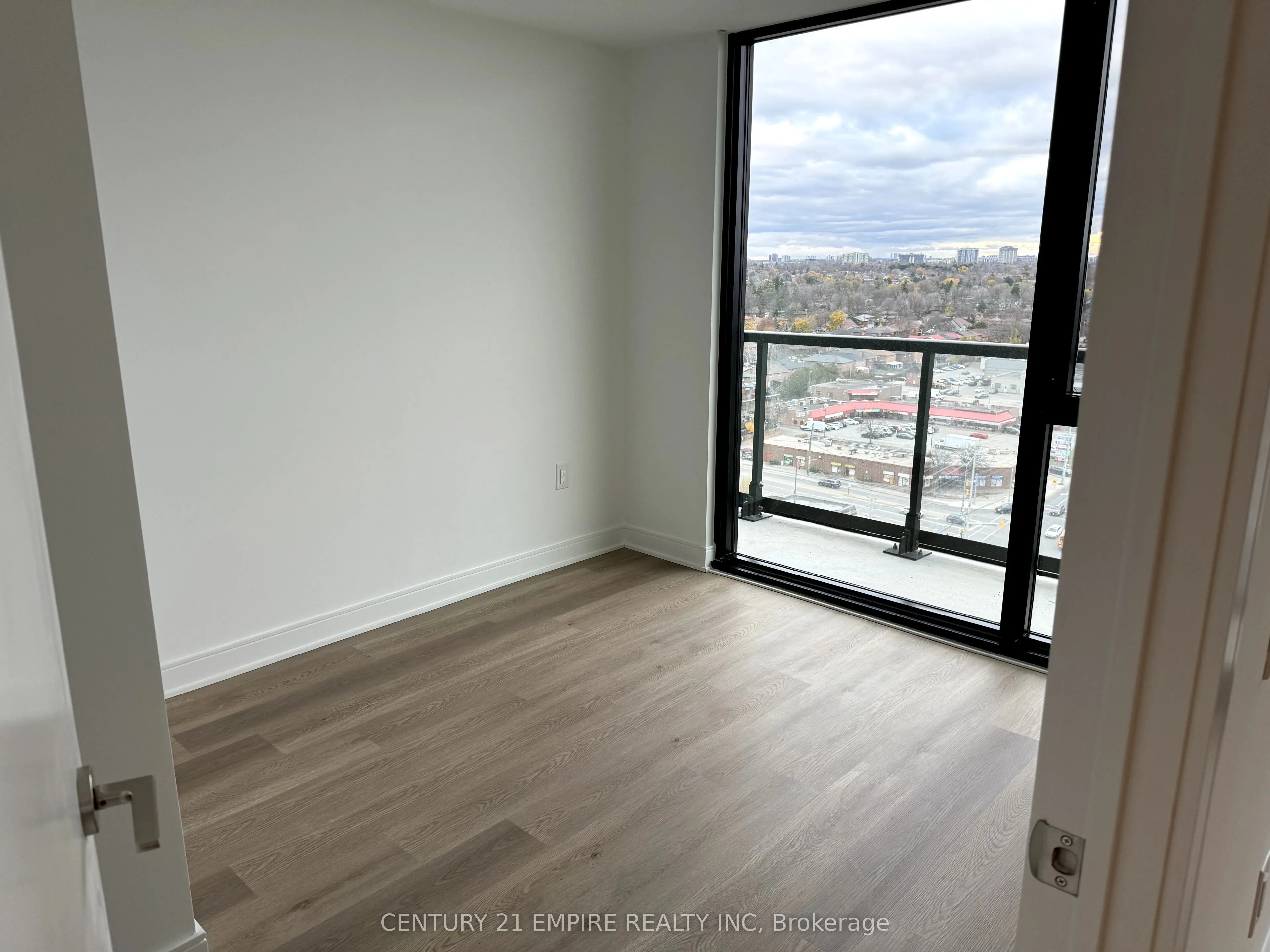 86 Dundas Street E #1605