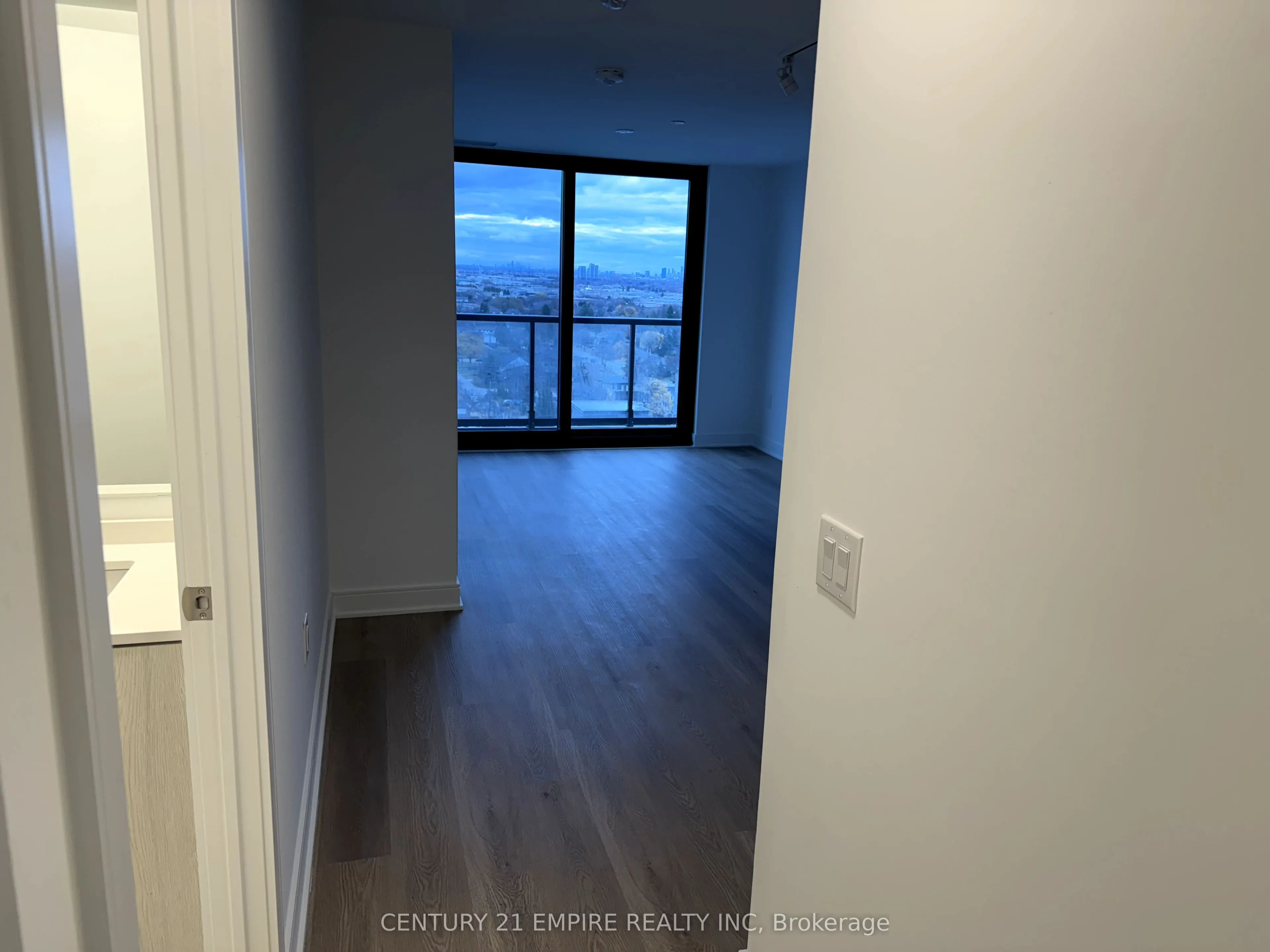 86 Dundas Street E #1605