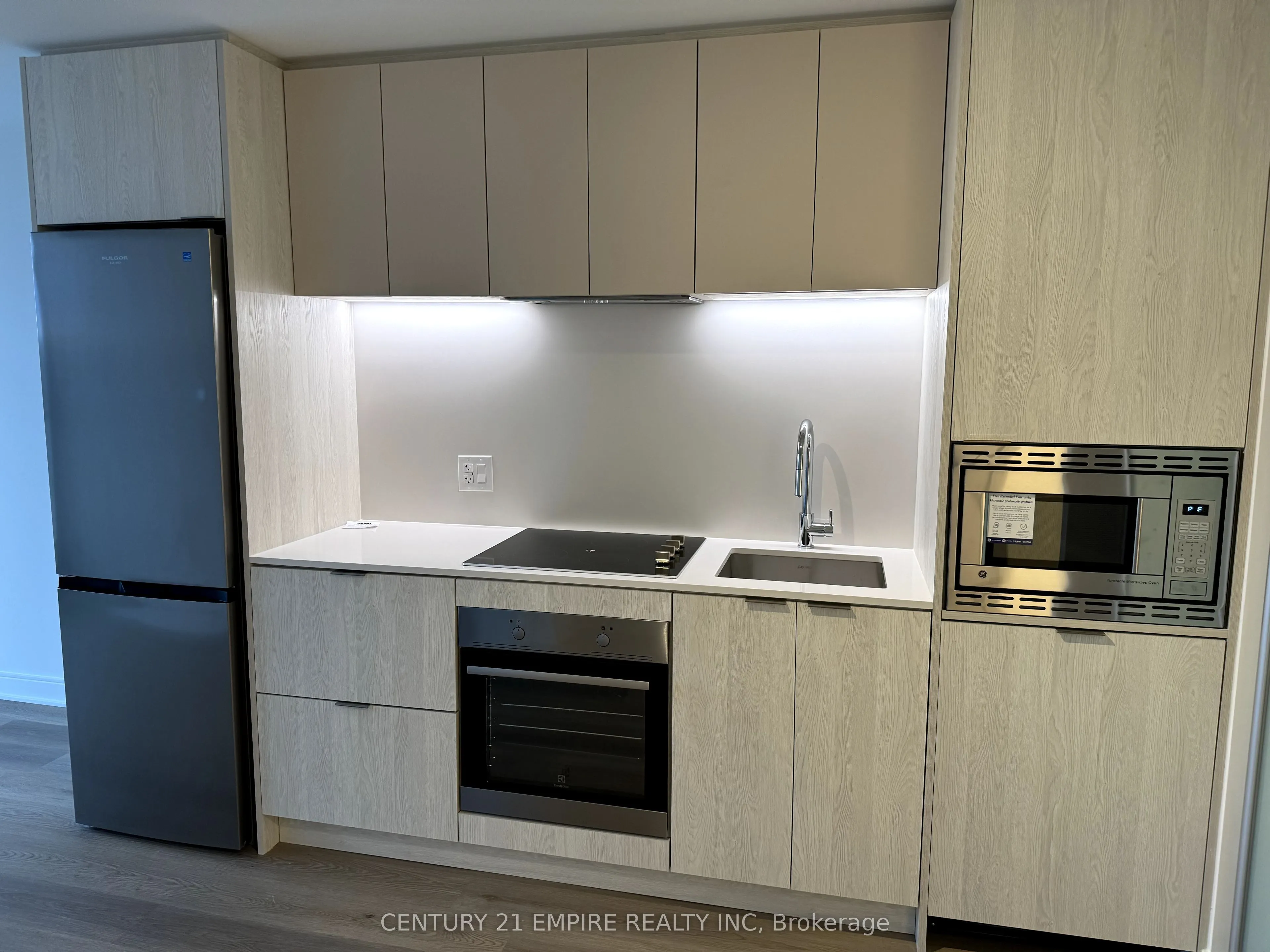 86 Dundas Street E #1605