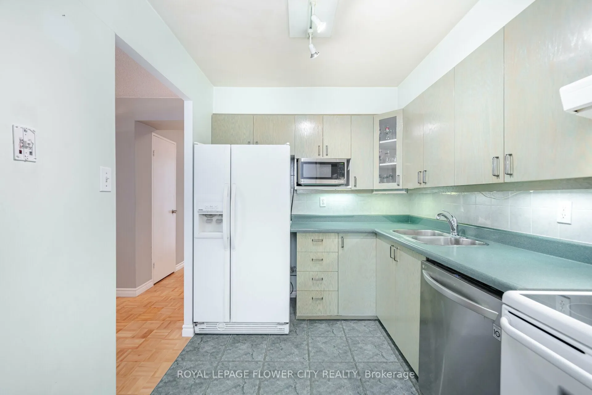 50 Elm Drive E, #706