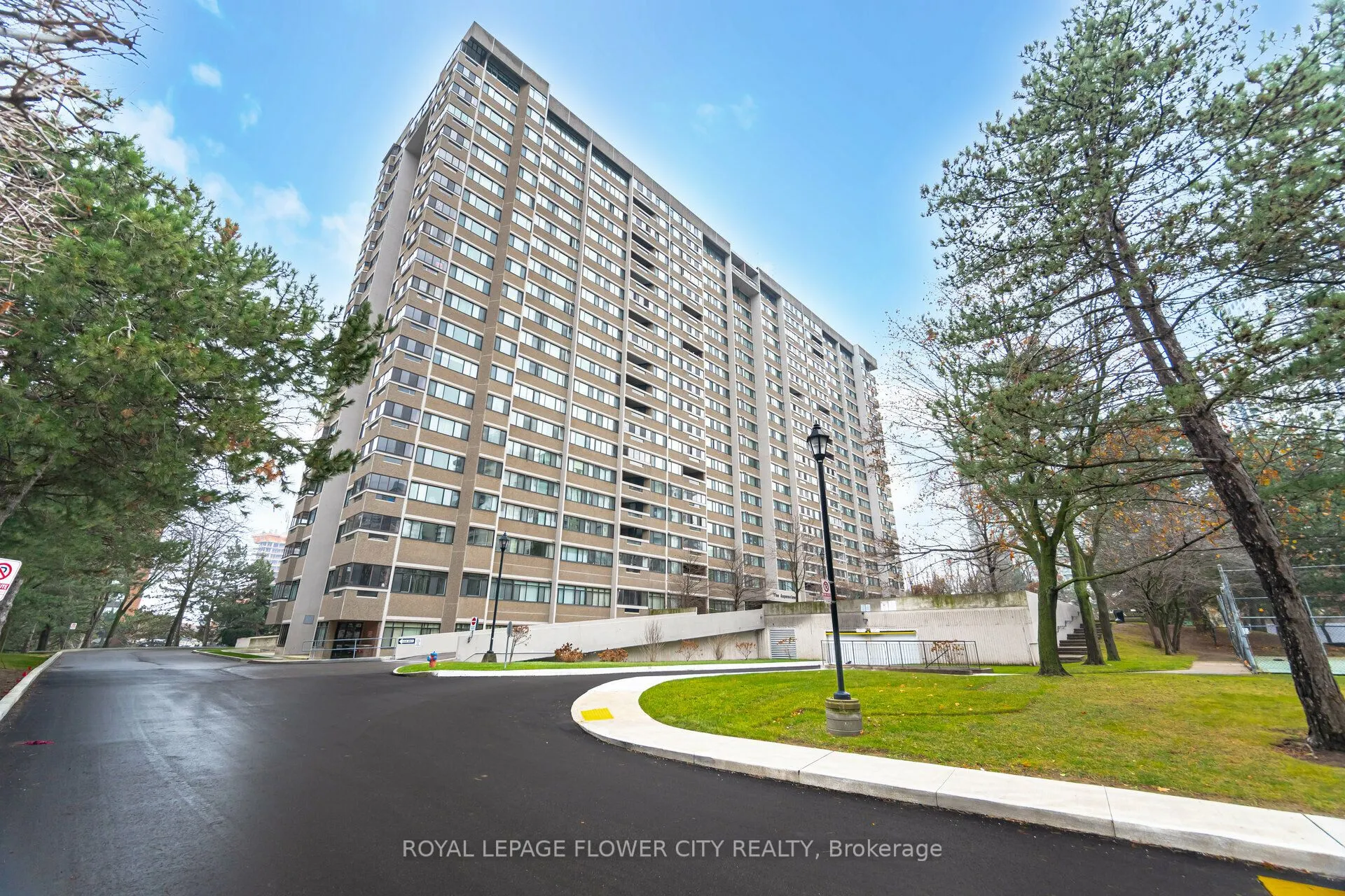 50 Elm Drive E, #706