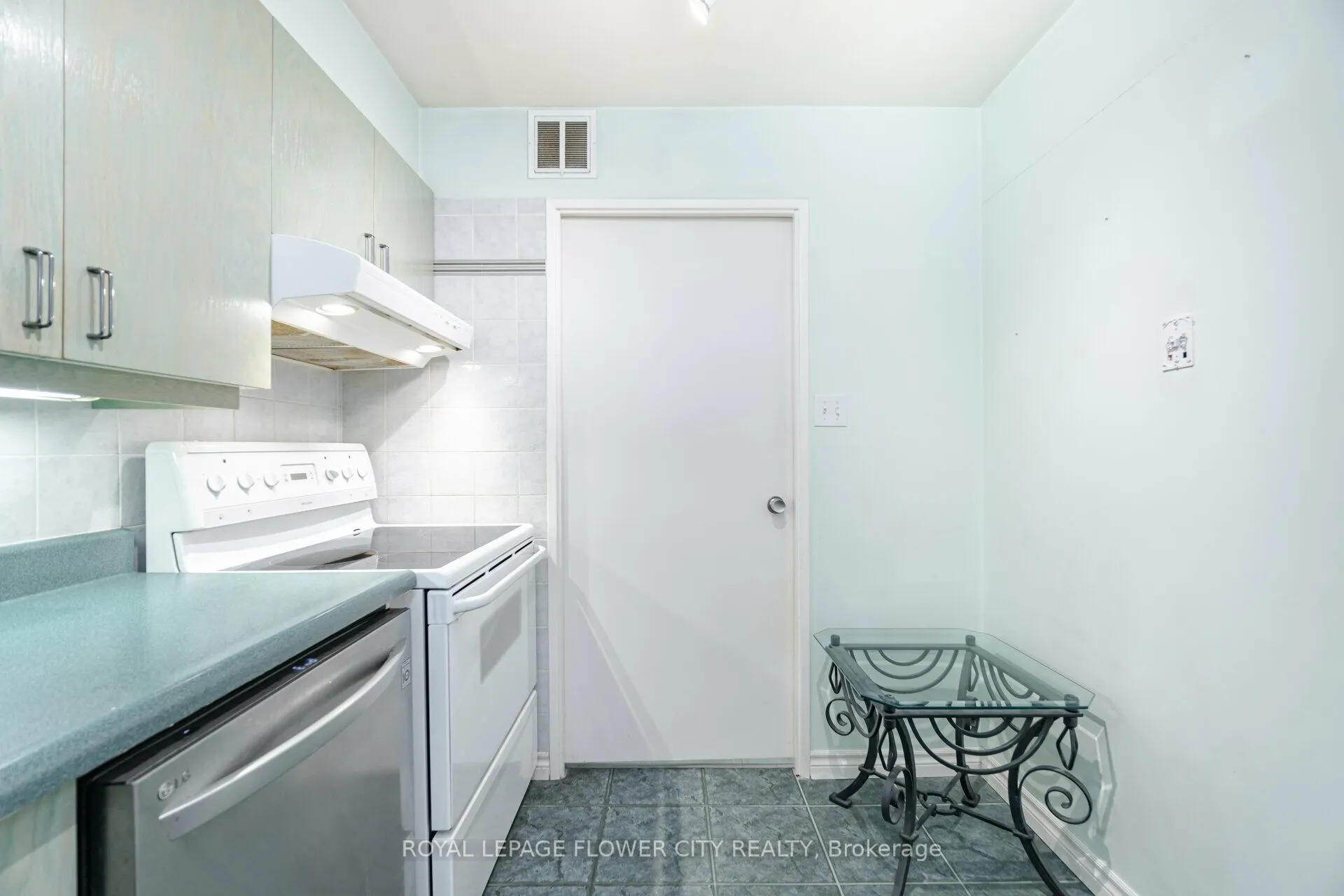 50 Elm Drive E, #706